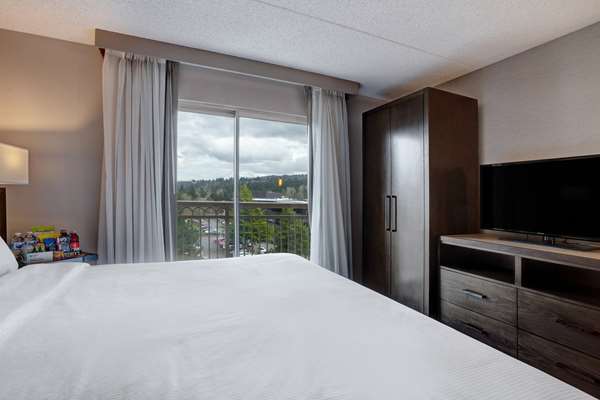  - Embassy Suites Bellevue - I-90, Exit 11 & 11A