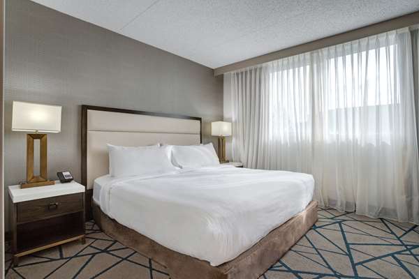  - Embassy Suites Bellevue - I-90, Exit 11 & 11A