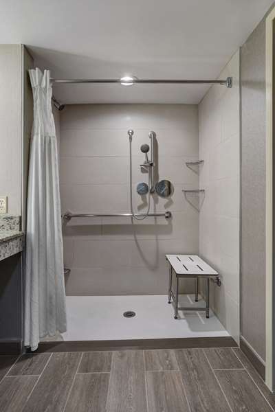  - Embassy Suites Bellevue - I-90, Exit 11 & 11A