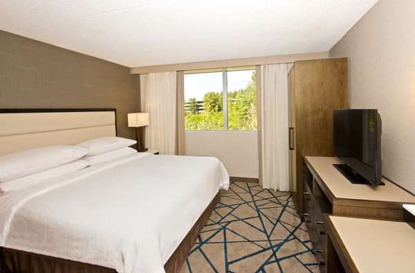  - Embassy Suites Bellevue - I-90, Exit 11 & 11A