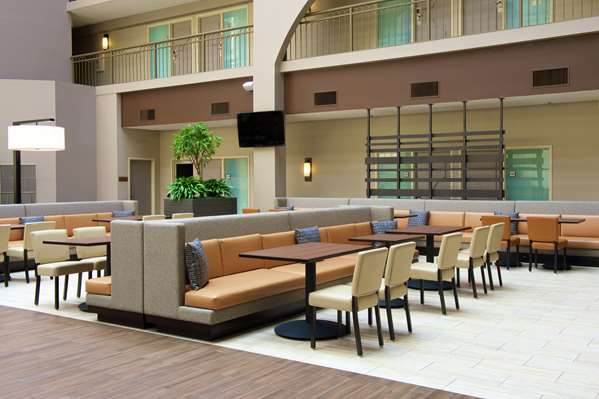 Amenities - Embassy Suites Bellevue - I-90, Exit 11 & 11A