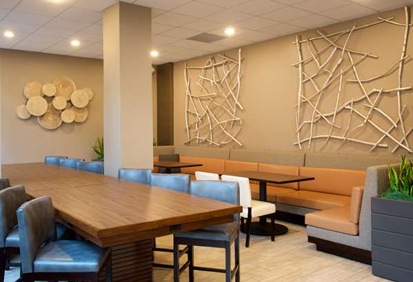 Restaurant - Embassy Suites Bellevue - I-90, Exit 11 & 11A