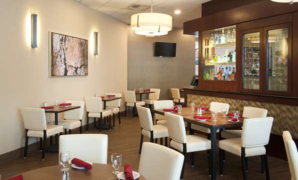 Restaurant - Embassy Suites Bellevue - I-90, Exit 11 & 11A
