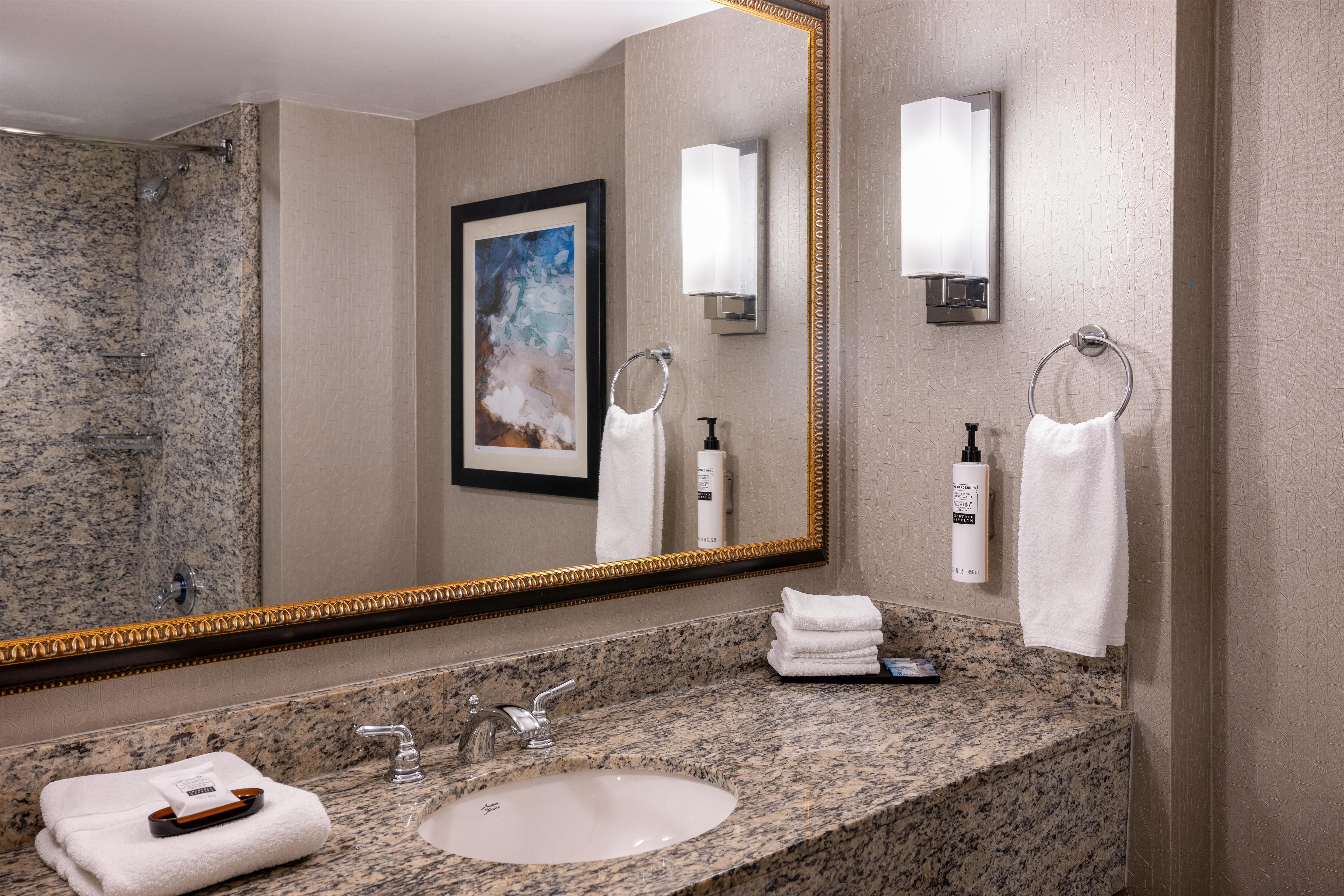Embassy Suites by Hilton Seattle Bellevue Room Type - 1 KNG BASIC NON SMOKING