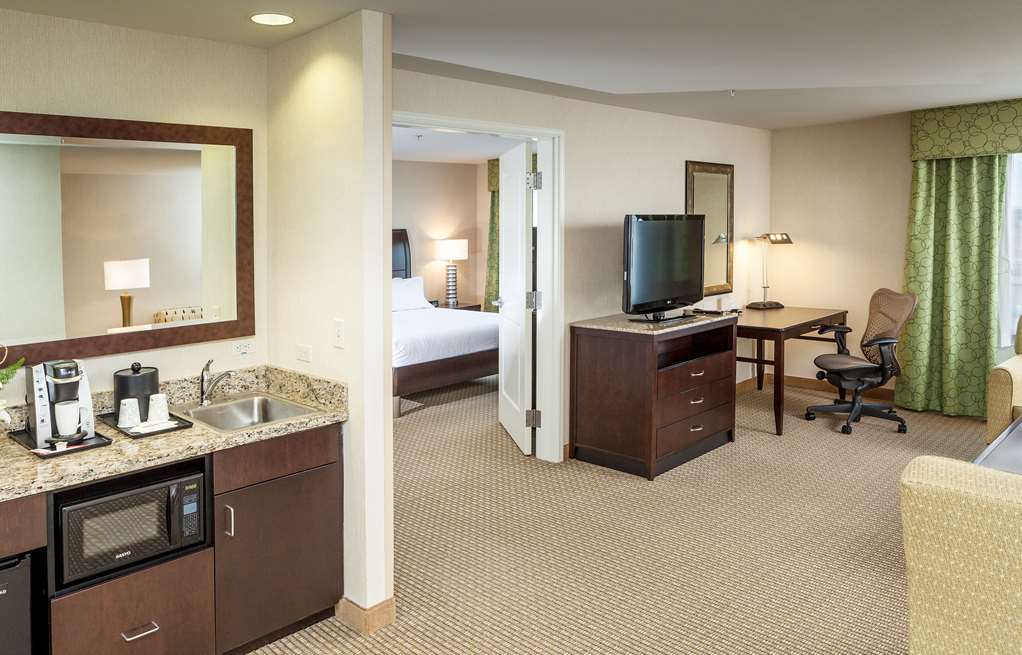 Hilton Garden Inn Seattle Bothell Room Type - 1 KNG SUITE HEARING ACC