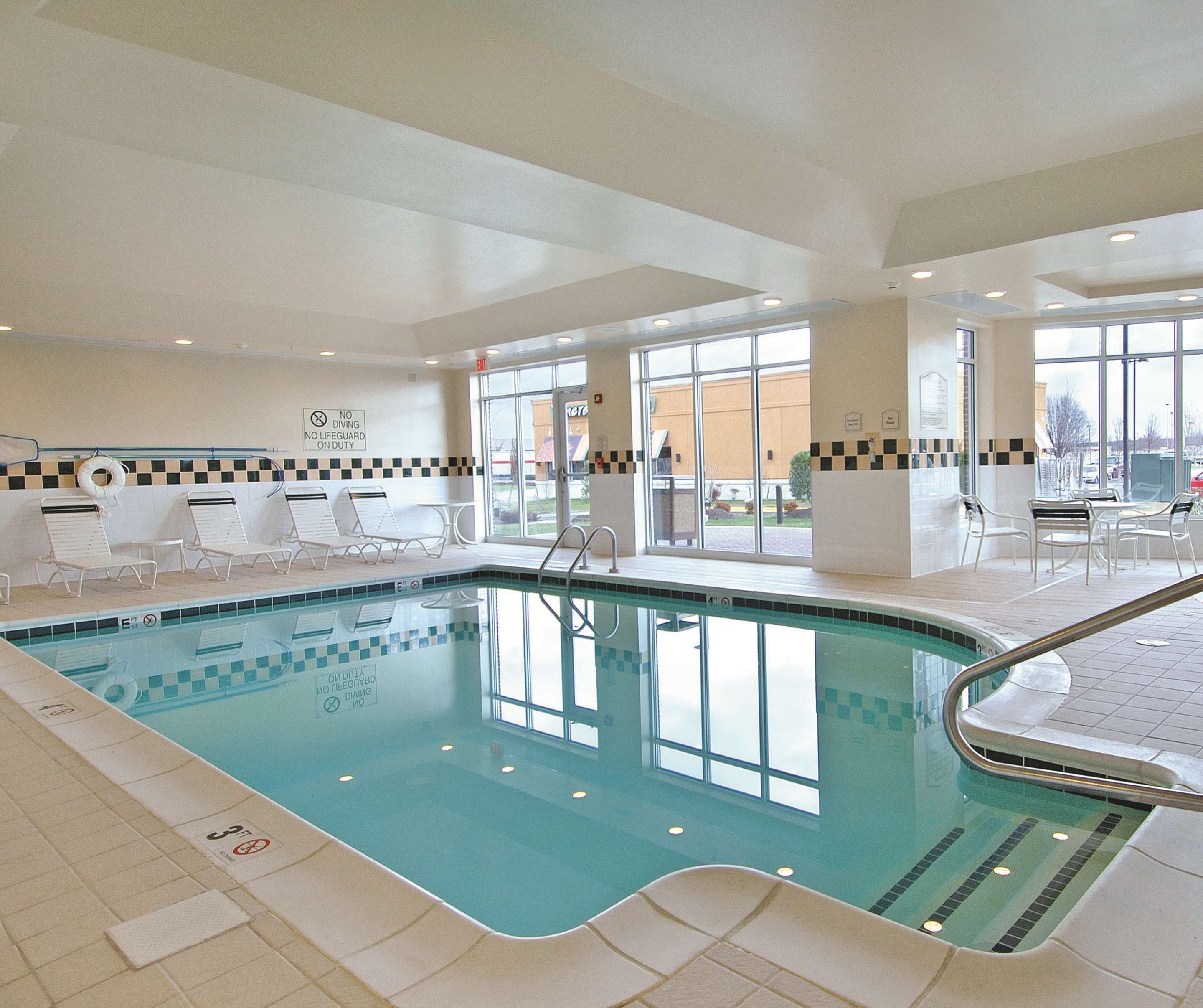 Pool | Hilton Garden Inn Seattle/Bothell