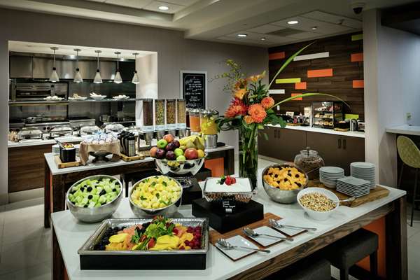 Restaurant - Hilton Garden Inn Issaquah