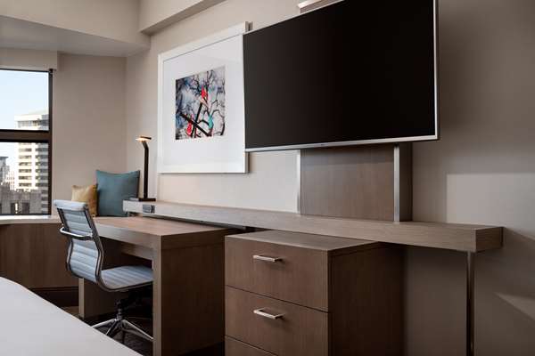  - Hilton Hotel Seattle - I-5, Exits 165 & 165B