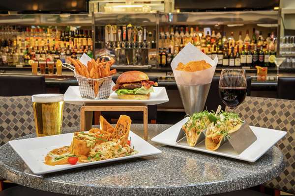 Bar - DoubleTree Suites by Hilton Southcenter Tukwila - I-5, Exit 153