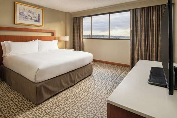  - DoubleTree Suites by Hilton Southcenter Tukwila - I-5, Exit 153