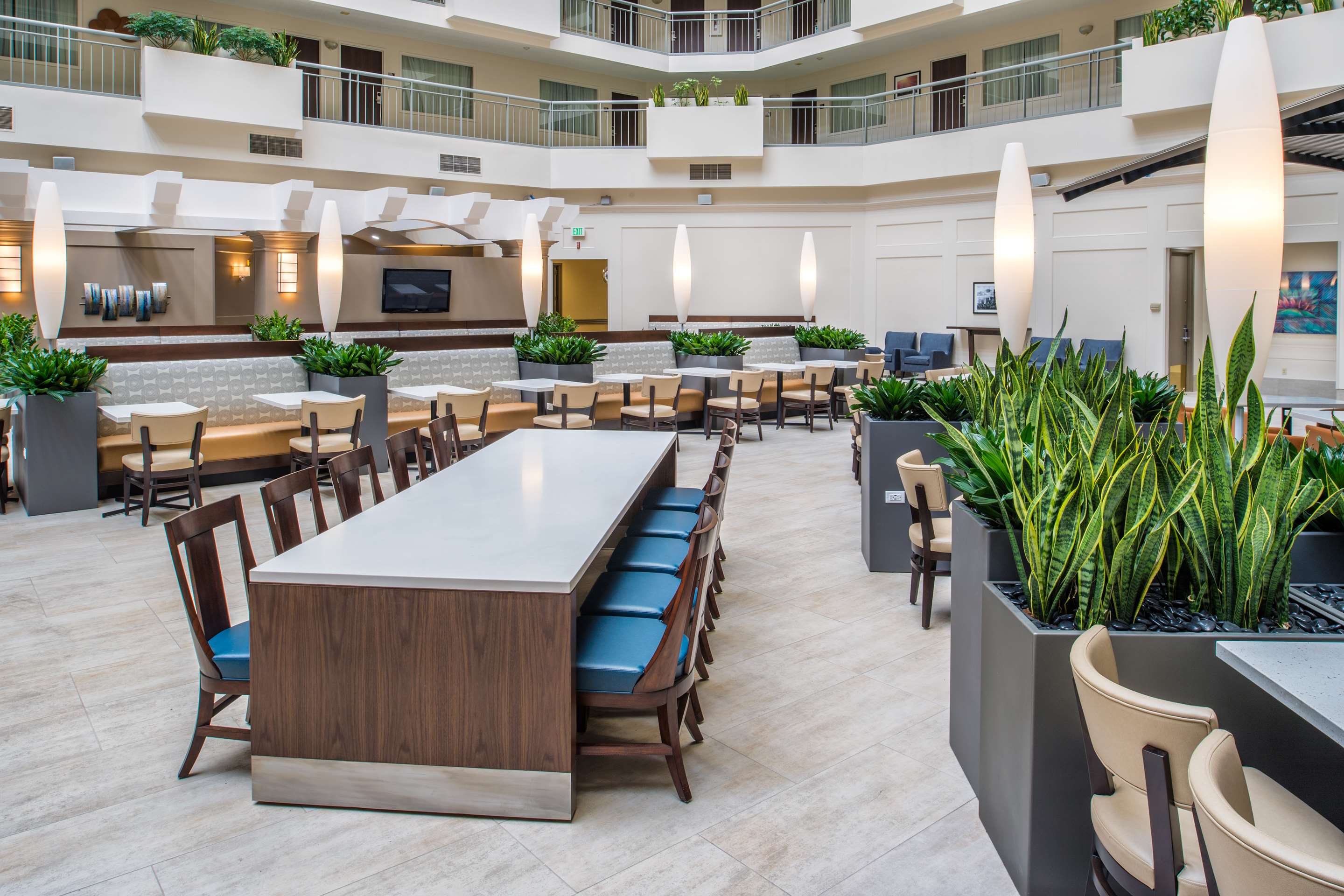 Lobby | Embassy Suites by Hilton Seattle Tacoma International Airport