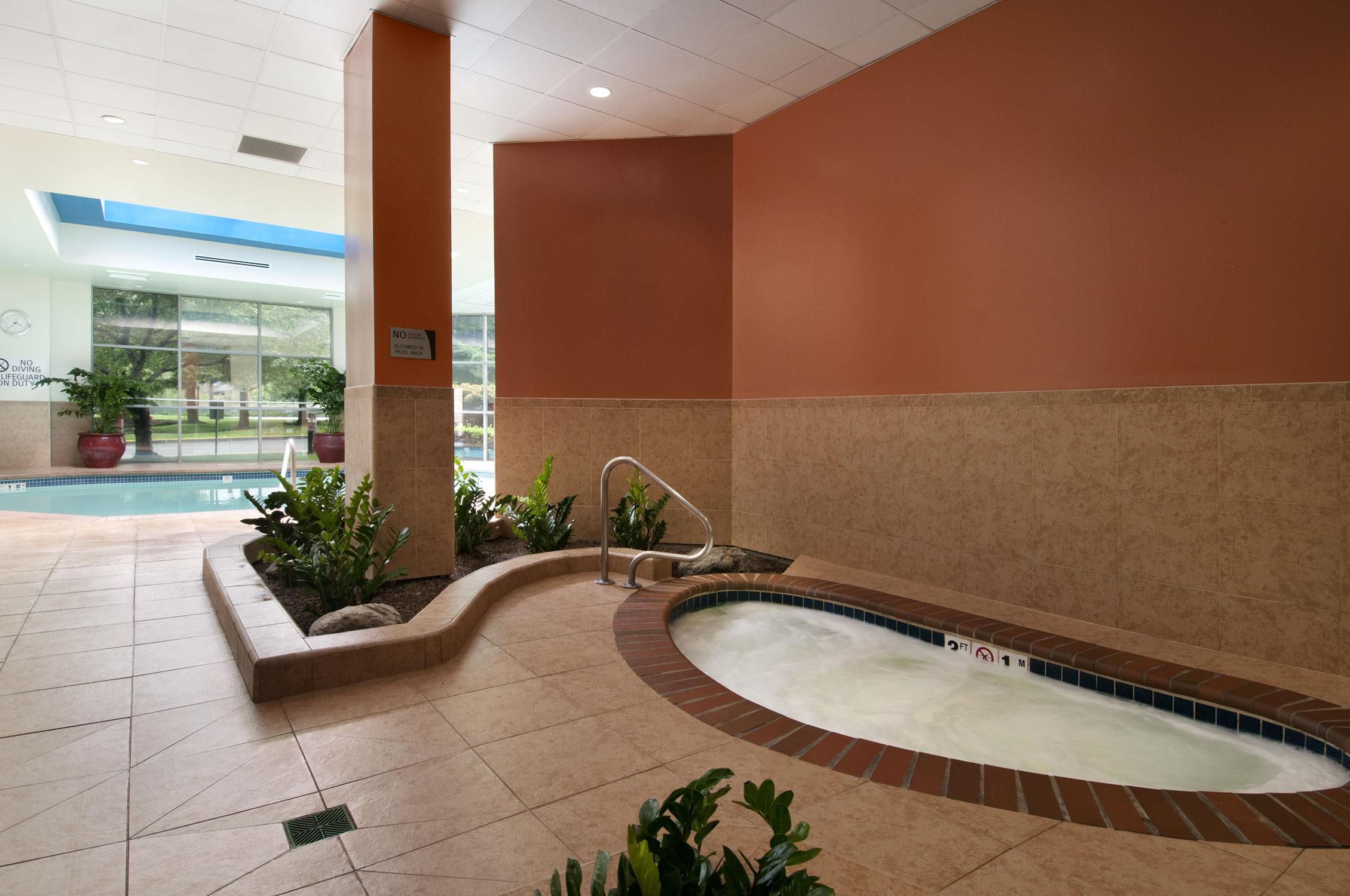 Pool | Embassy Suites by Hilton Seattle Tacoma International Airport
