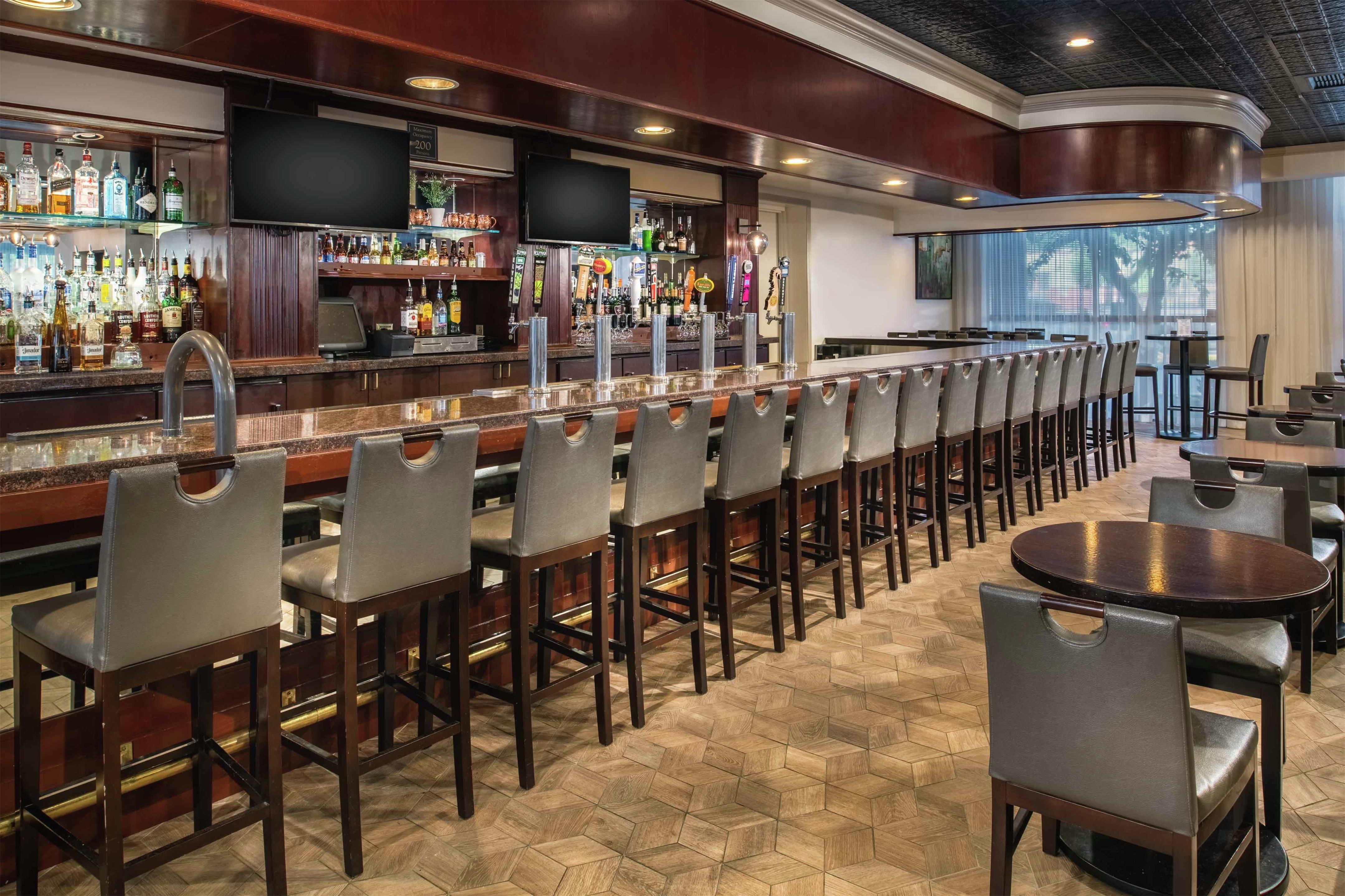 BarLounge | Embassy Suites by Hilton Seattle Tacoma International Airport