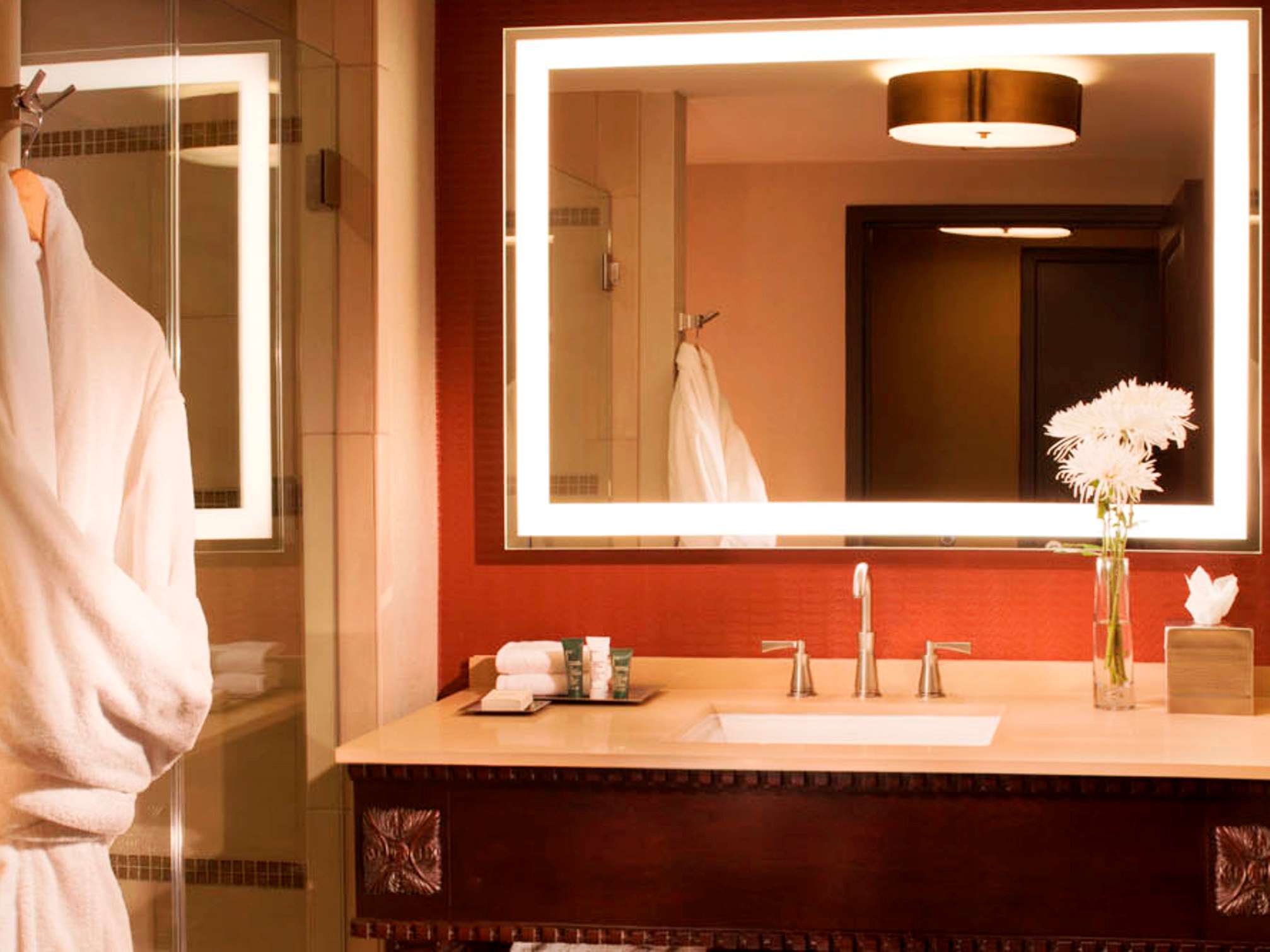 Guest room bath