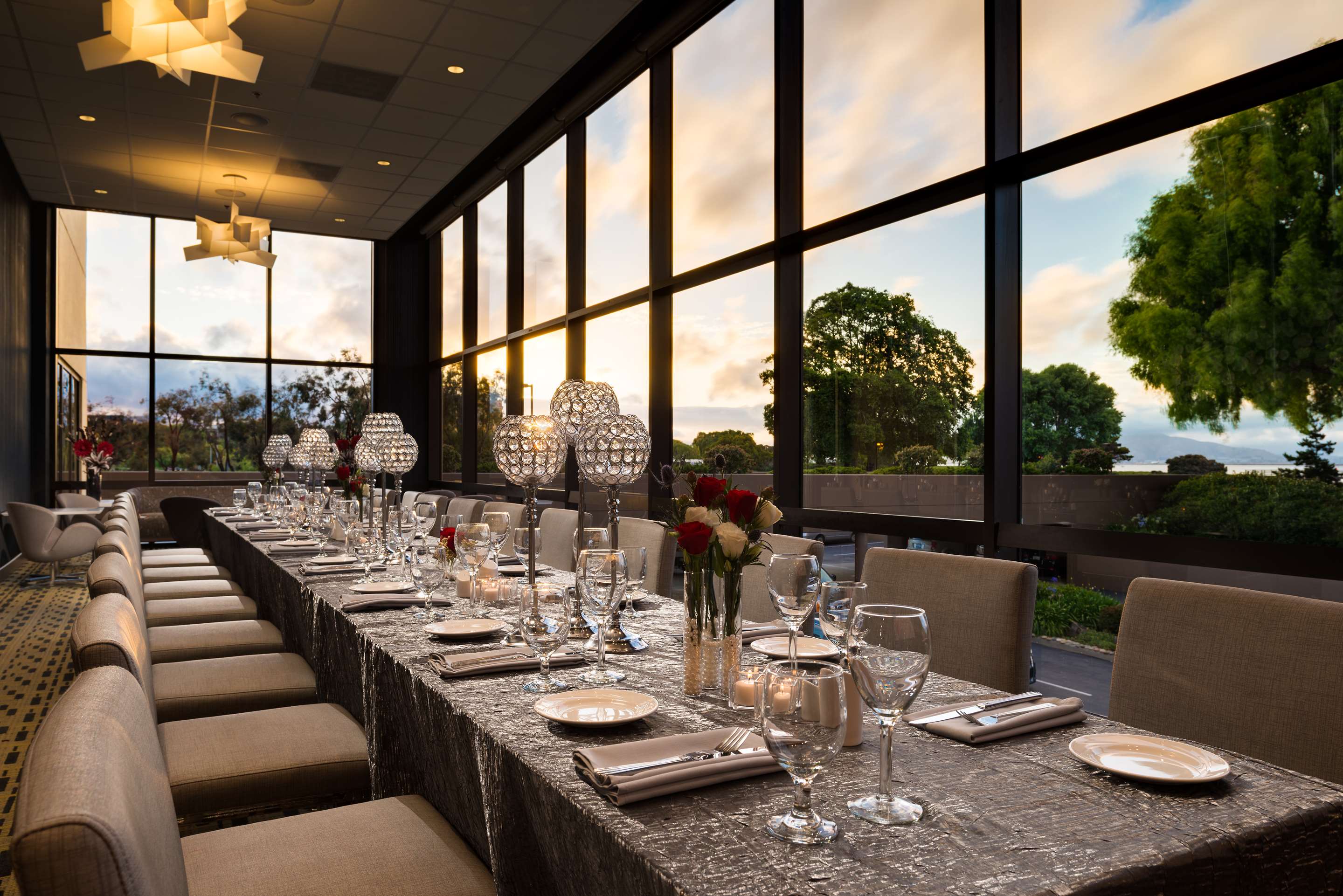 Restaurant | Hilton San Francisco Airport Bayfront