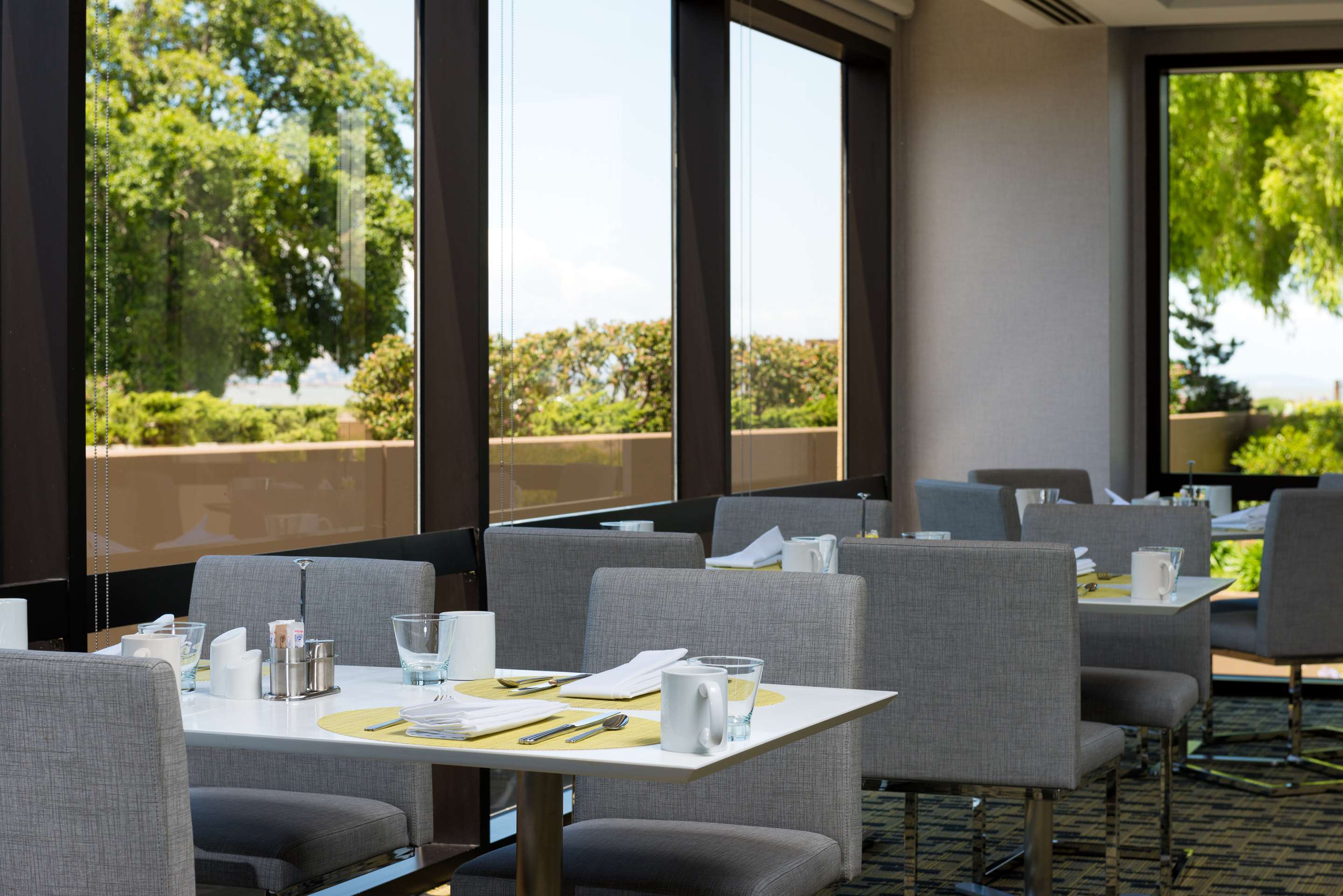 Restaurant | Hilton San Francisco Airport Bayfront