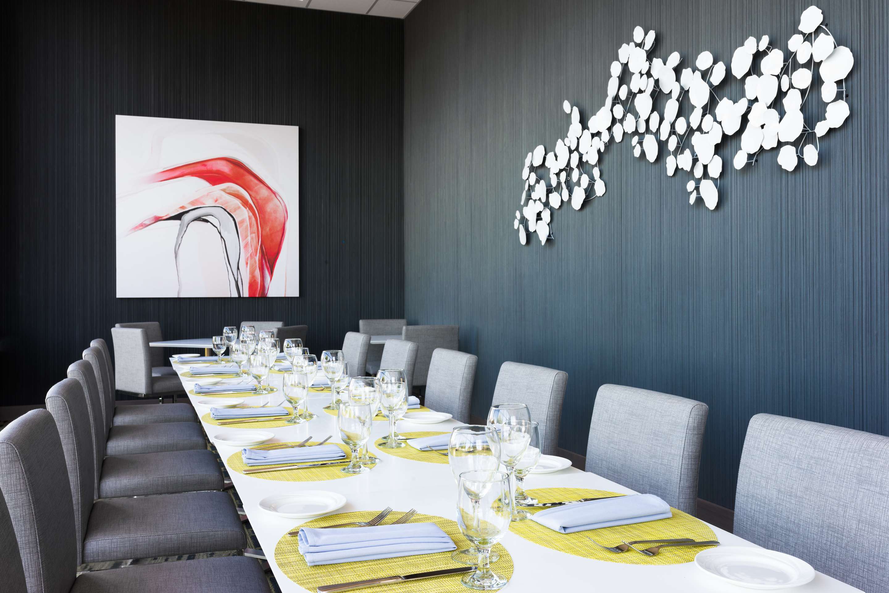Restaurant | Hilton San Francisco Airport Bayfront