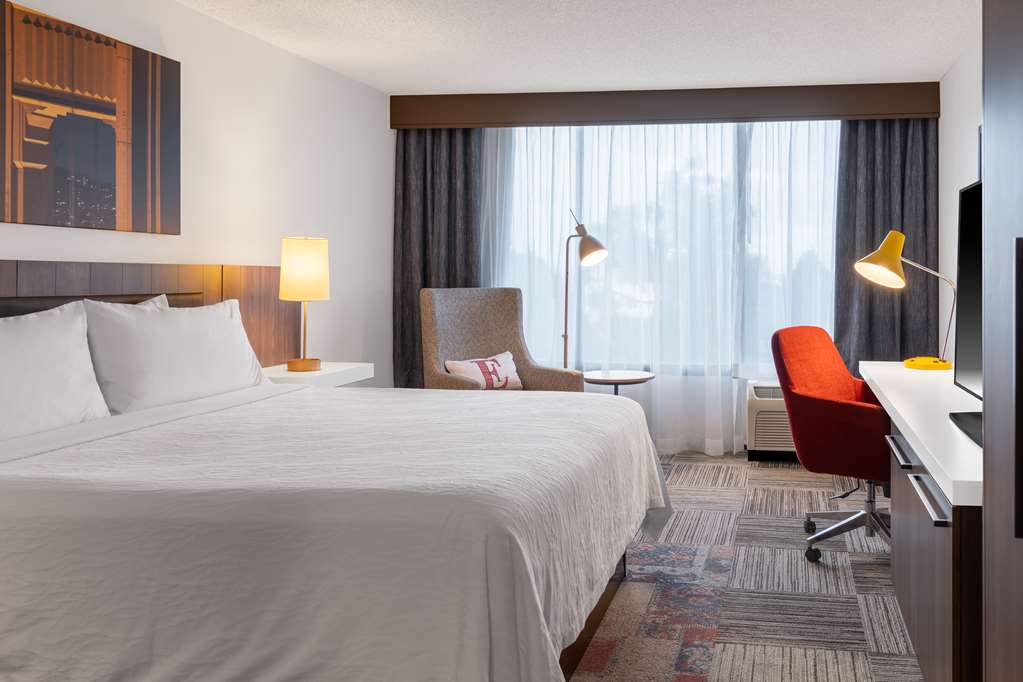 Hilton Garden Inn San Francisco/Oakland Bay Bridge - Tap to explore photos