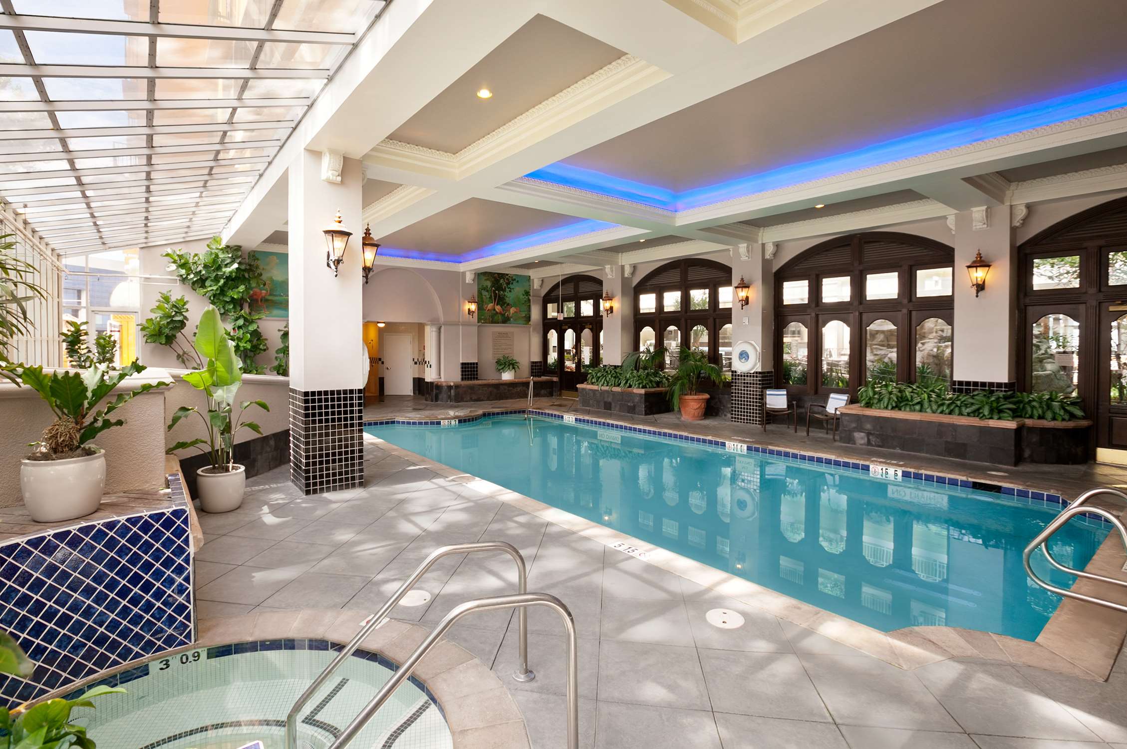 Pool | Embassy Suites by Hilton San Francisco Airport Waterfront