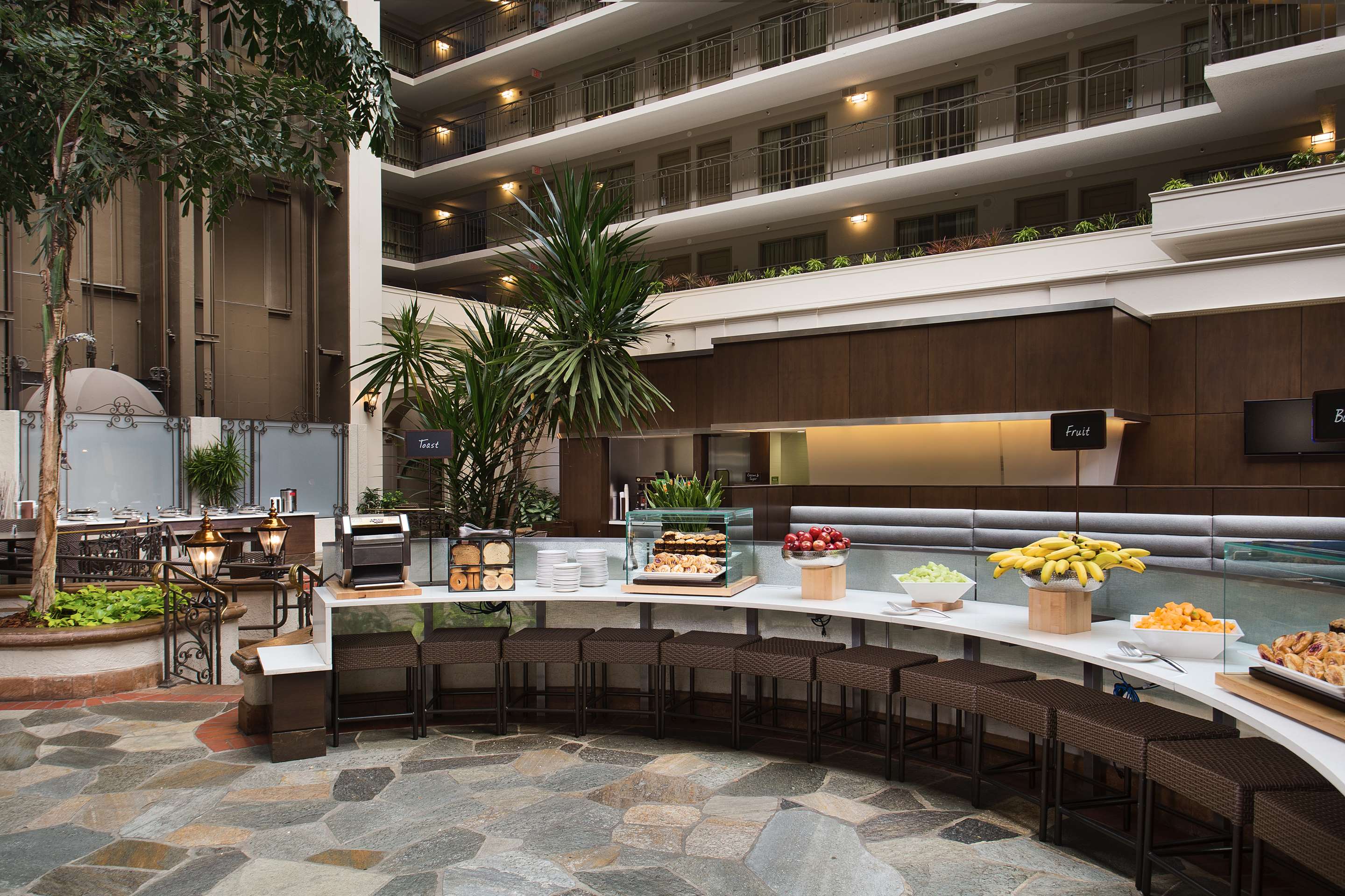 Restaurant | Embassy Suites by Hilton San Francisco Airport Waterfront