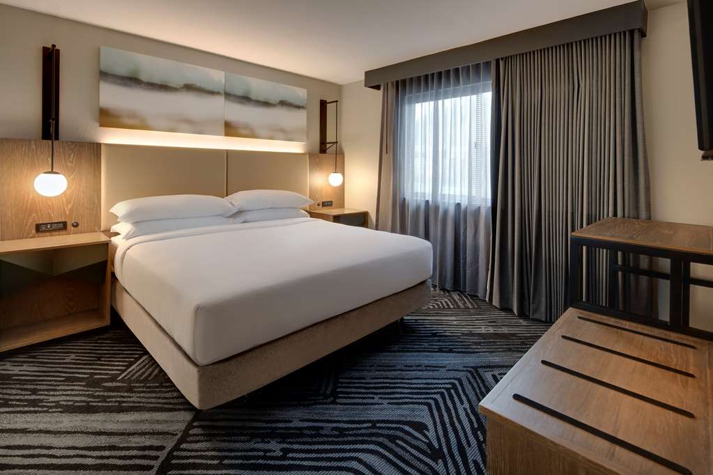 Embassy Suites by Hilton San Rafael Marin County Room Type - 1 KING PREMIUM STE NOSMOK
