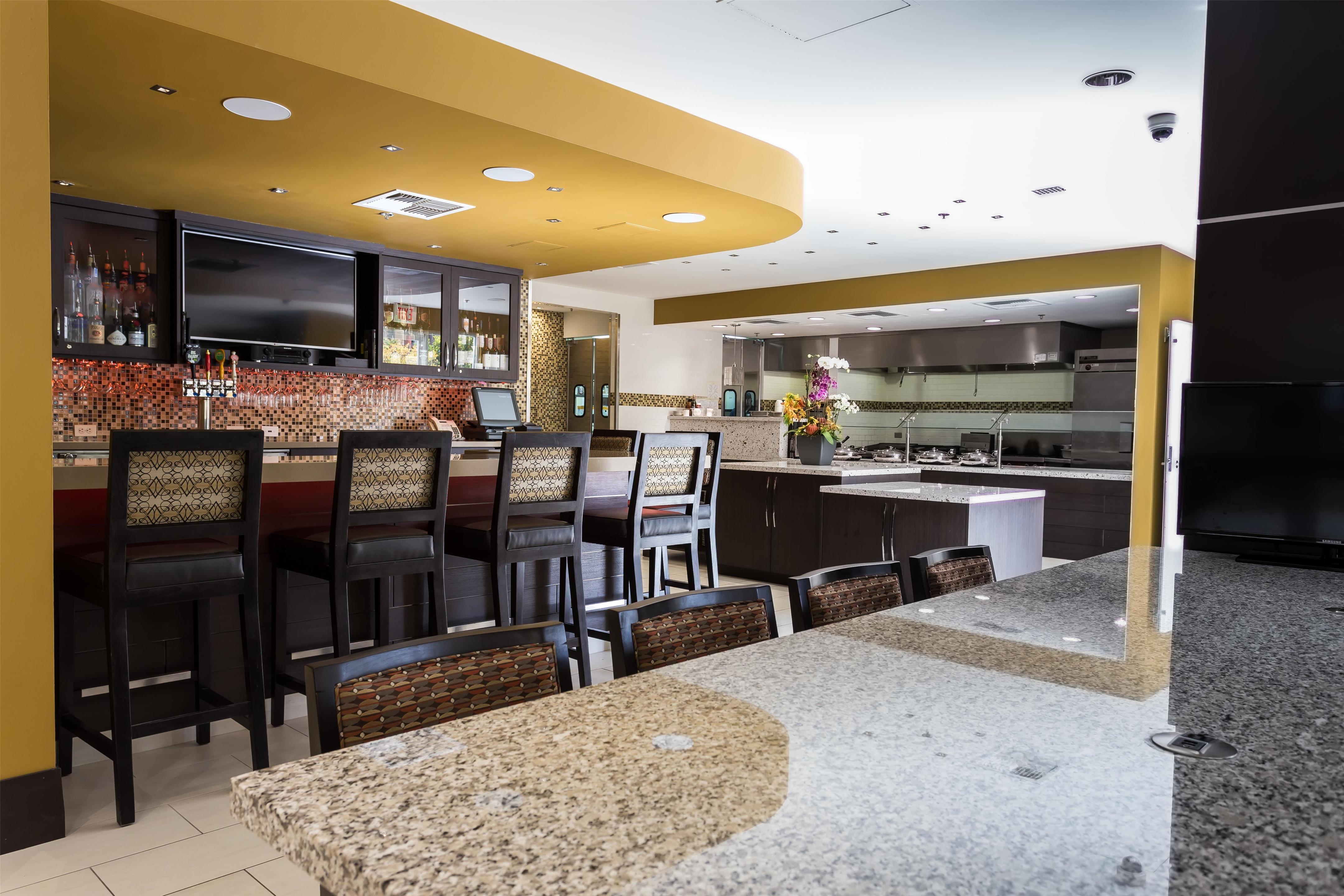 Lobby | Hilton Garden Inn San Mateo