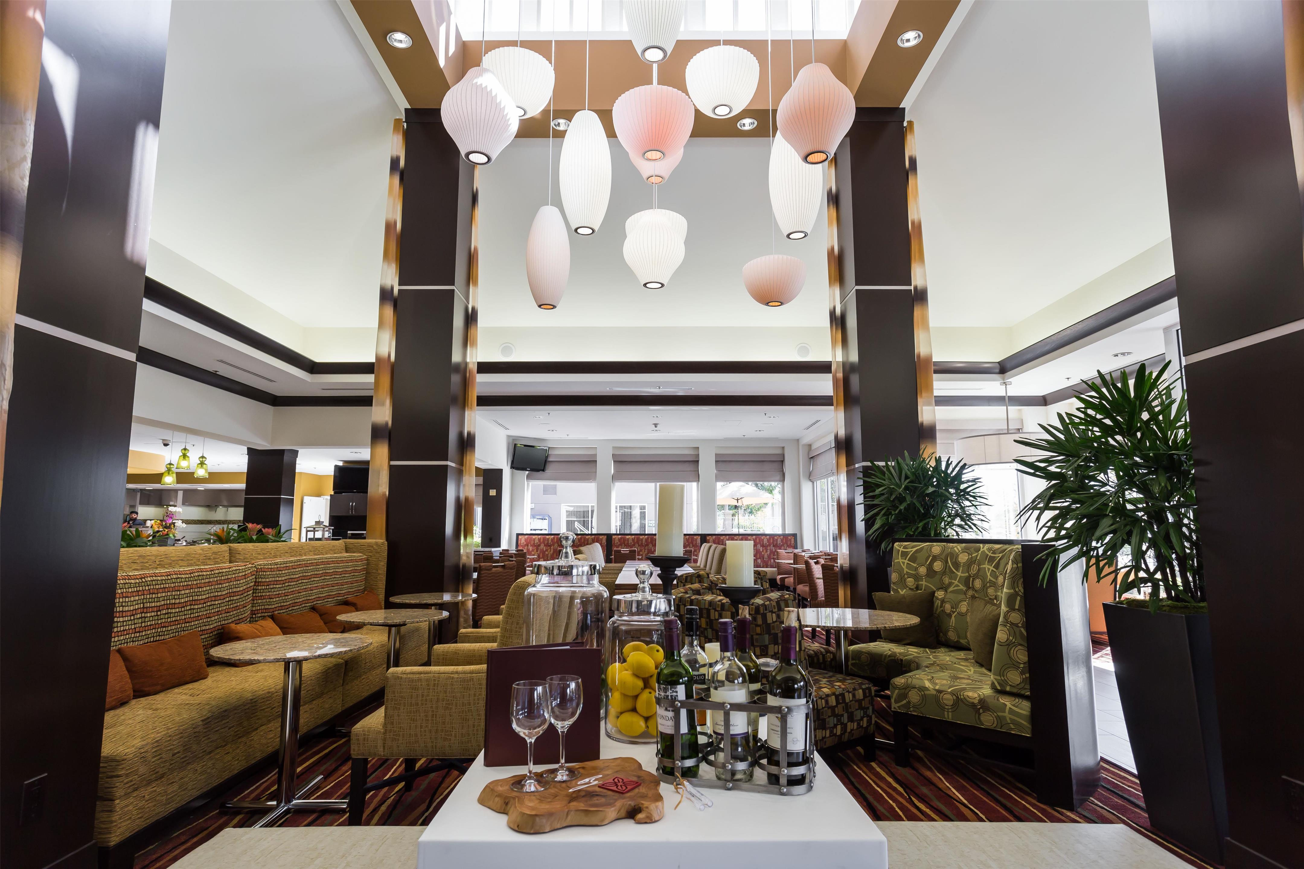 Lobby | Hilton Garden Inn San Mateo