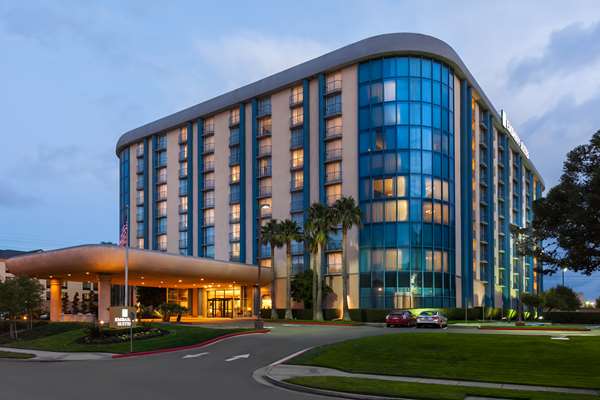 Exterior view - Embassy Suites South San Francisco