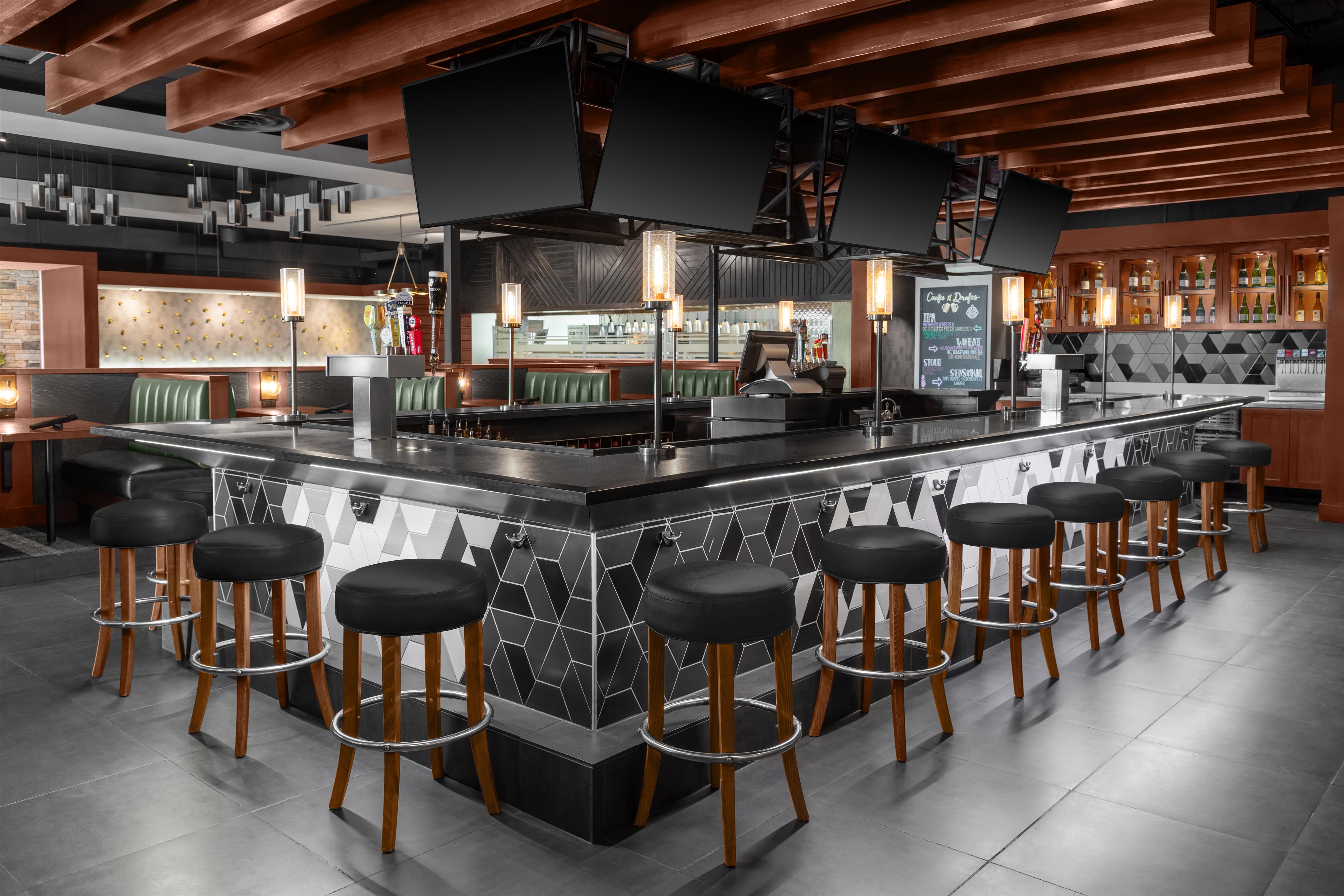Restaurant | DoubleTree by Hilton Springfield