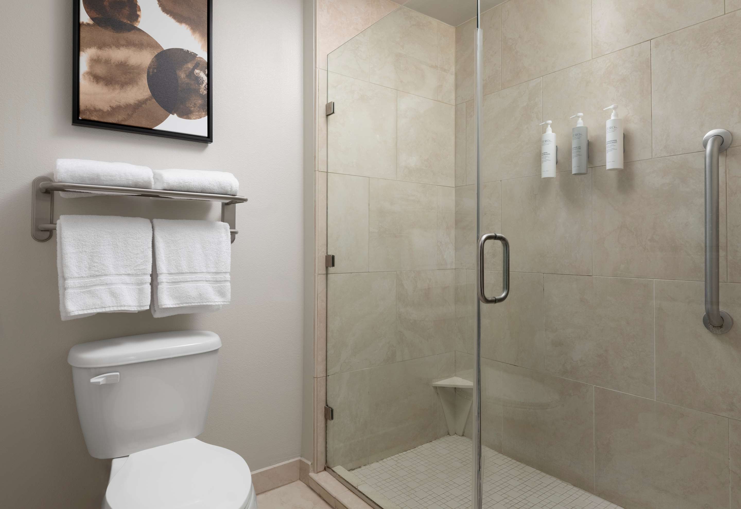 Guest room bath