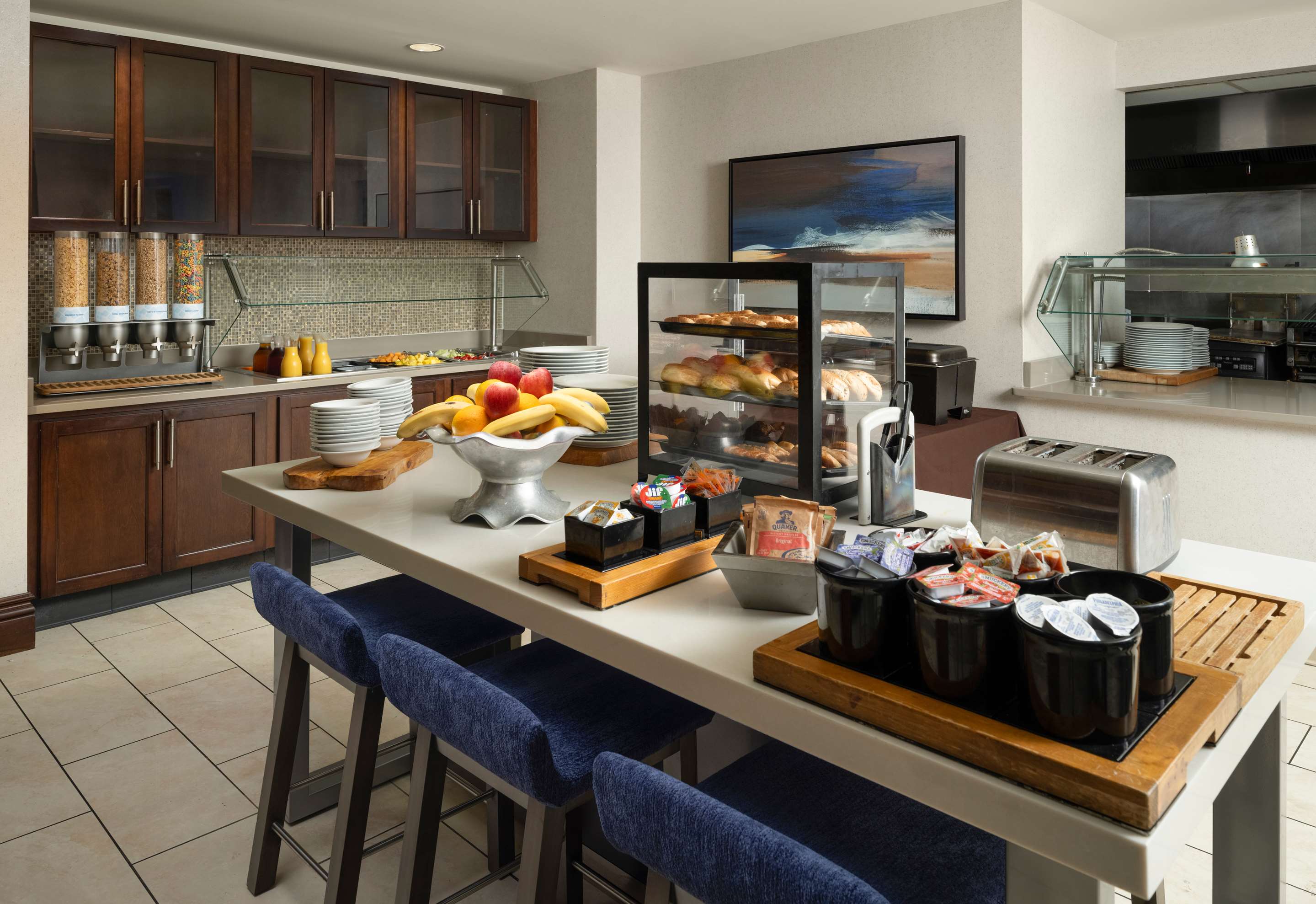 Breakfast Area | Hilton Garden Inn Bossier City, LA