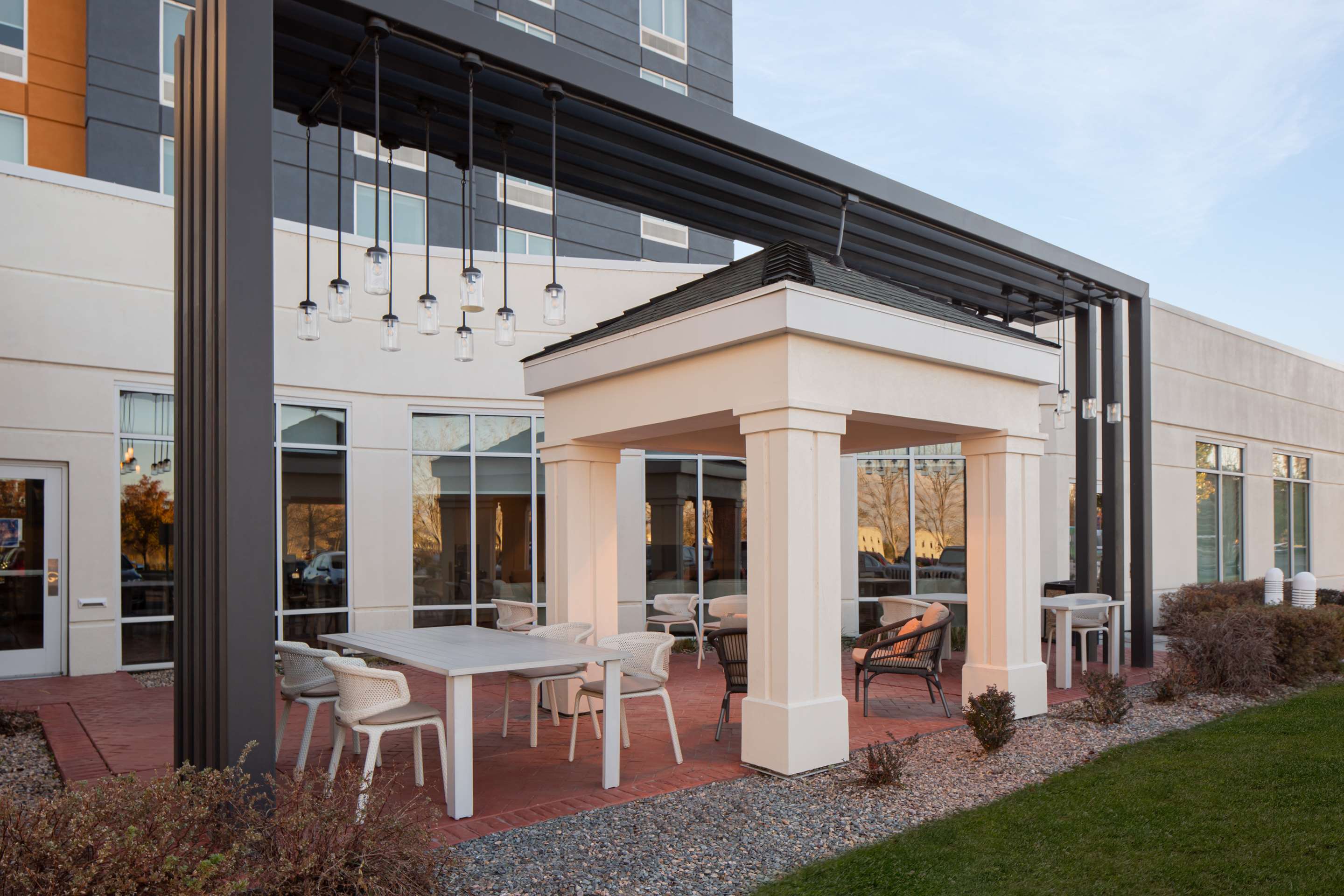 Exterior | Hilton Garden Inn Salt Lake City Airport