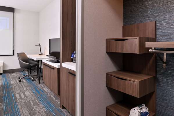  - Hilton Garden Inn Salt Lake City - I-15 & I-80, Exits 306 & 307