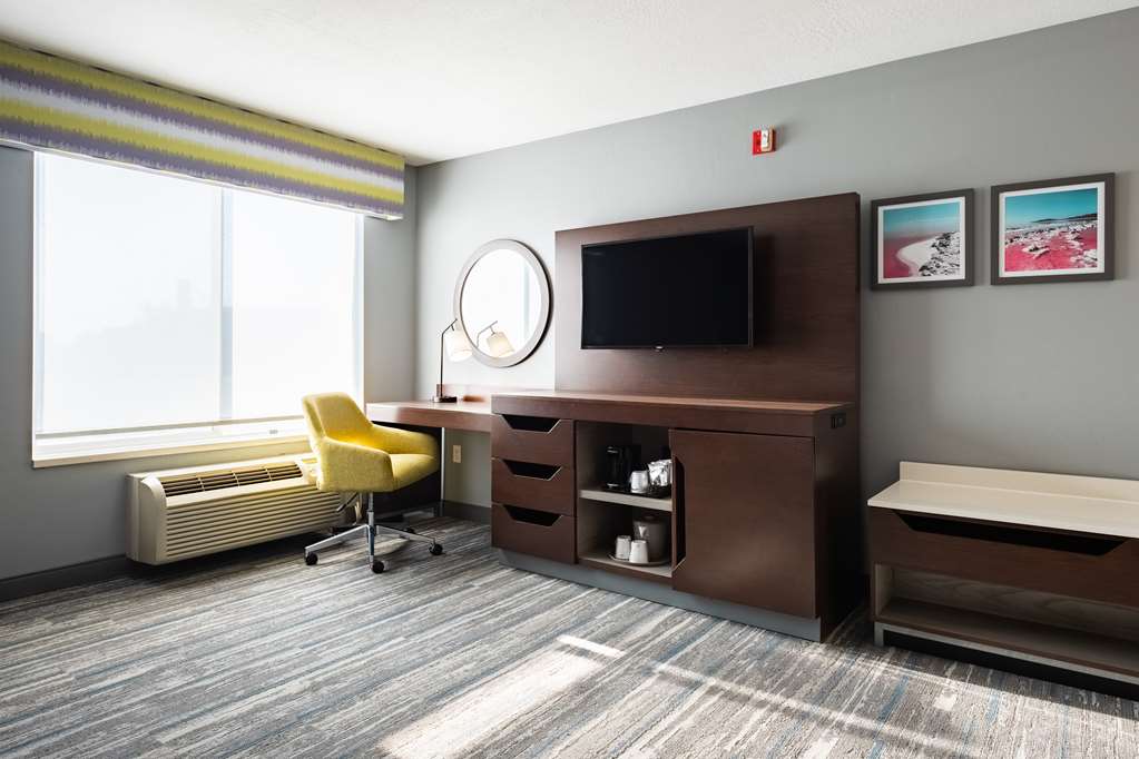 Hampton Inn & Suites by Hilton Salt Lake City Airport - Tap to explore photos