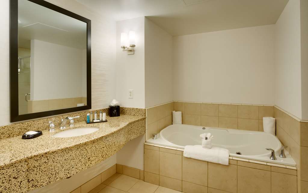 Hilton Garden Inn Salt Lake City/Sandy - Tap to explore photos