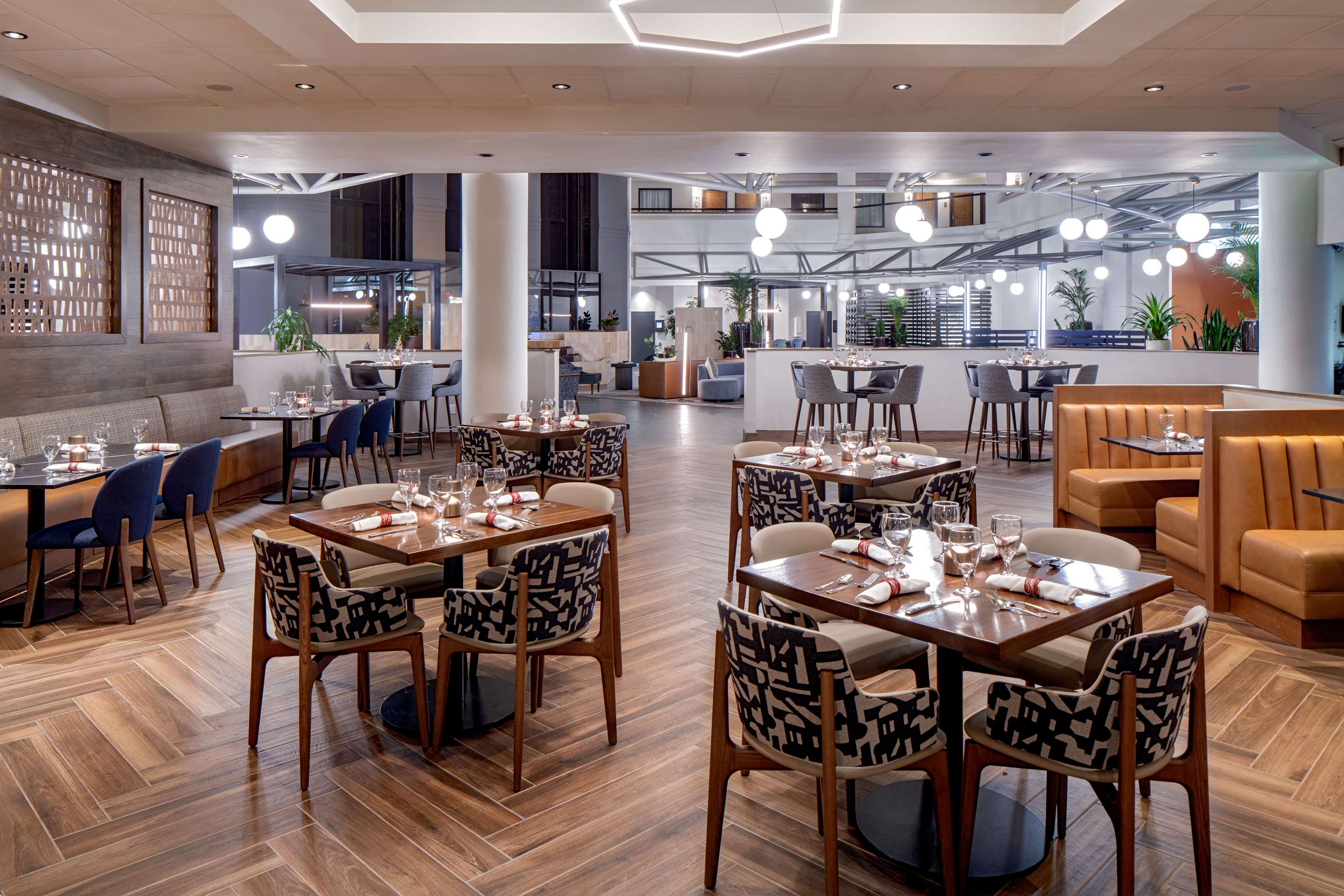 Restaurant | DoubleTree Suites by Hilton Hotel Salt Lake City