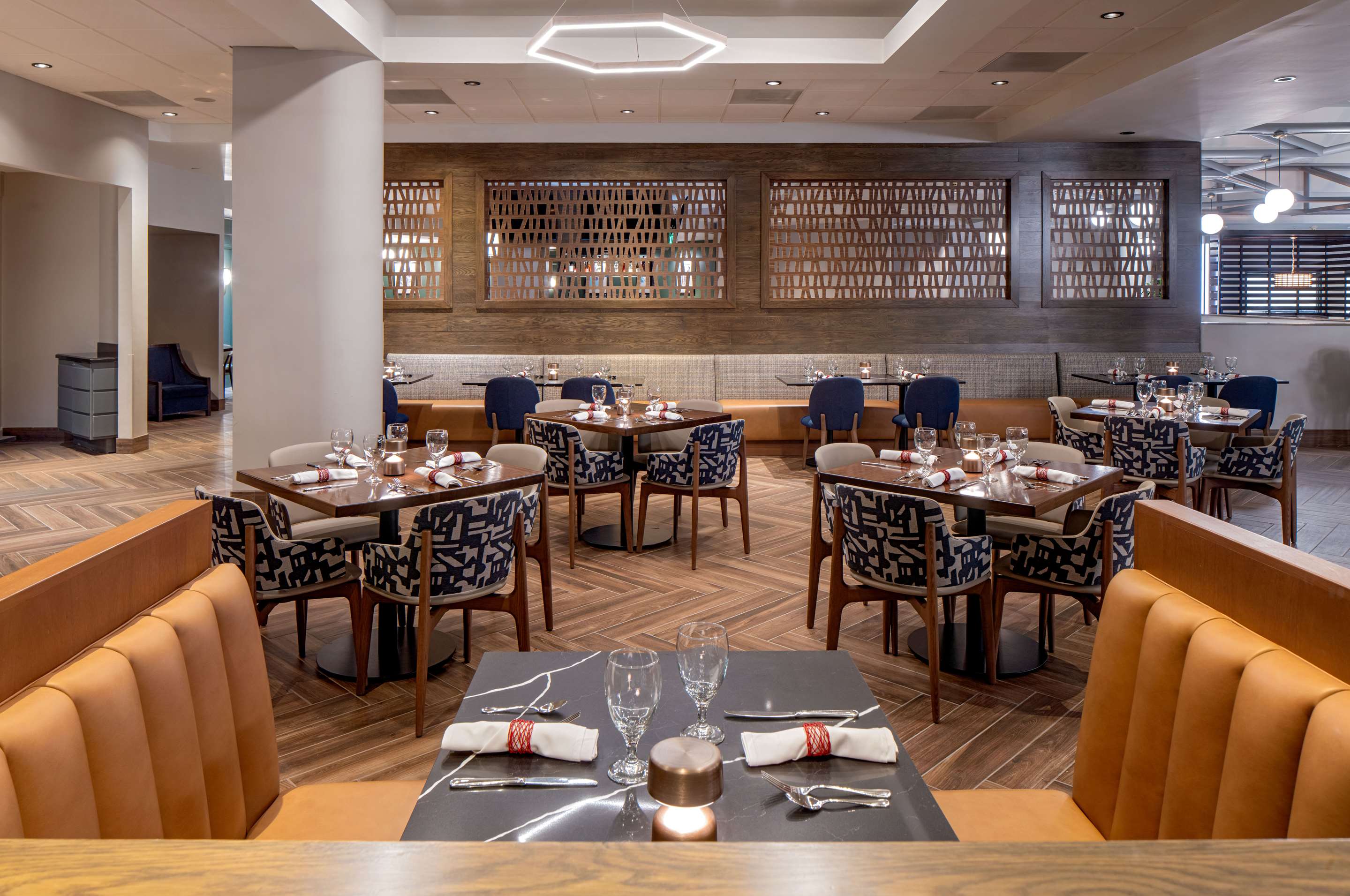 Restaurant | DoubleTree Suites by Hilton Hotel Salt Lake City