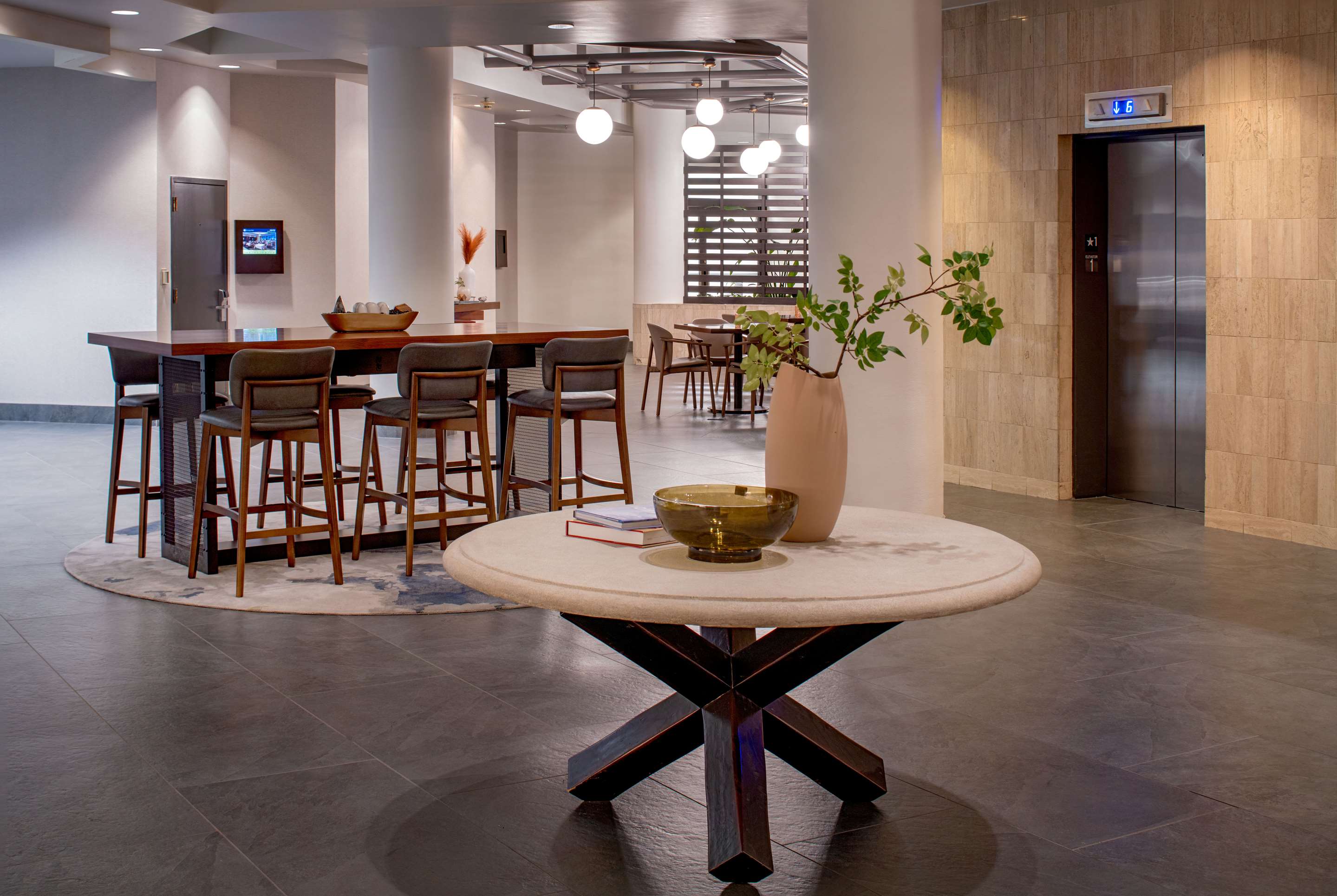 Lobby | DoubleTree Suites by Hilton Hotel Salt Lake City