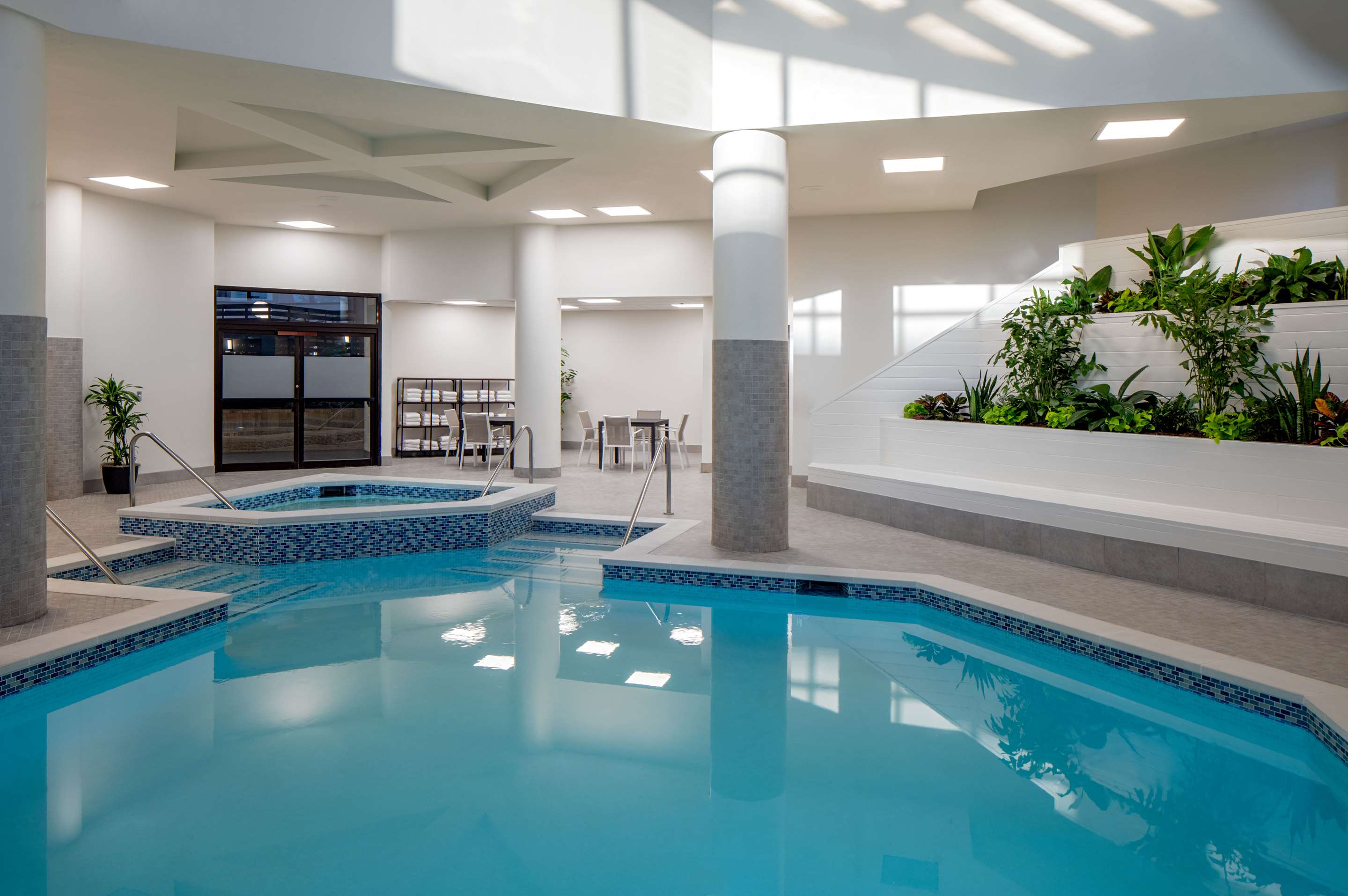 Pool | DoubleTree Suites by Hilton Hotel Salt Lake City