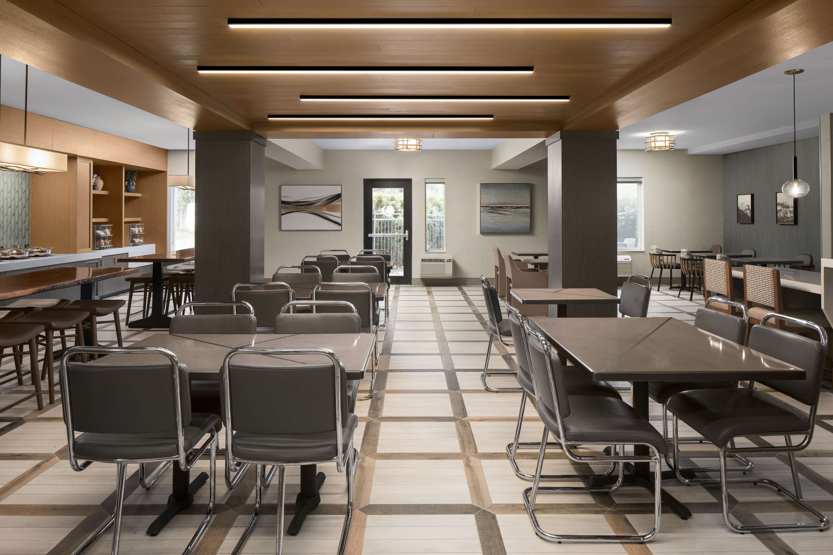Breakfast Area | Doubletree by Hilton Salem