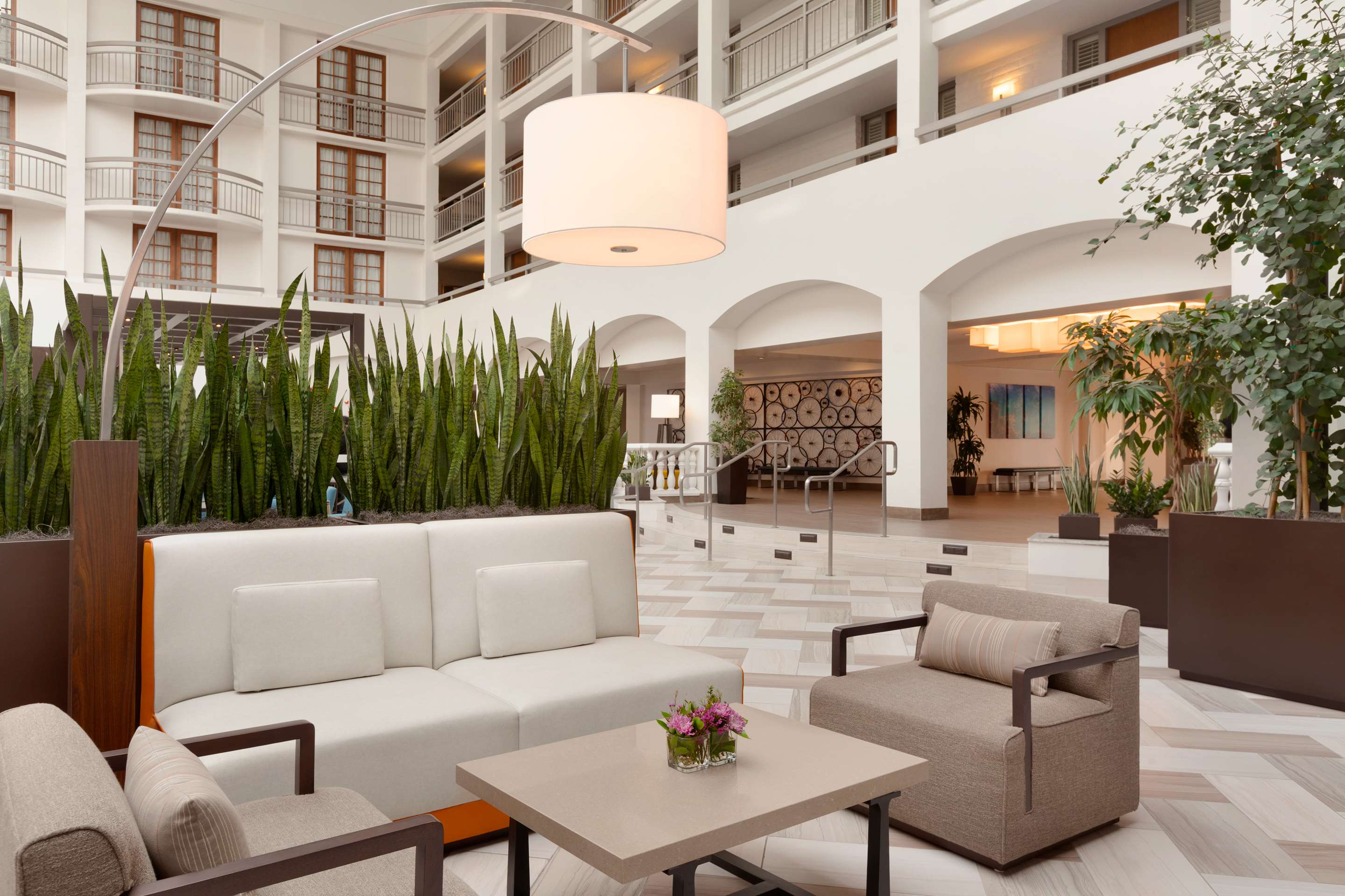 Lobby | Embassy Suites by Hilton San Luis Obispo