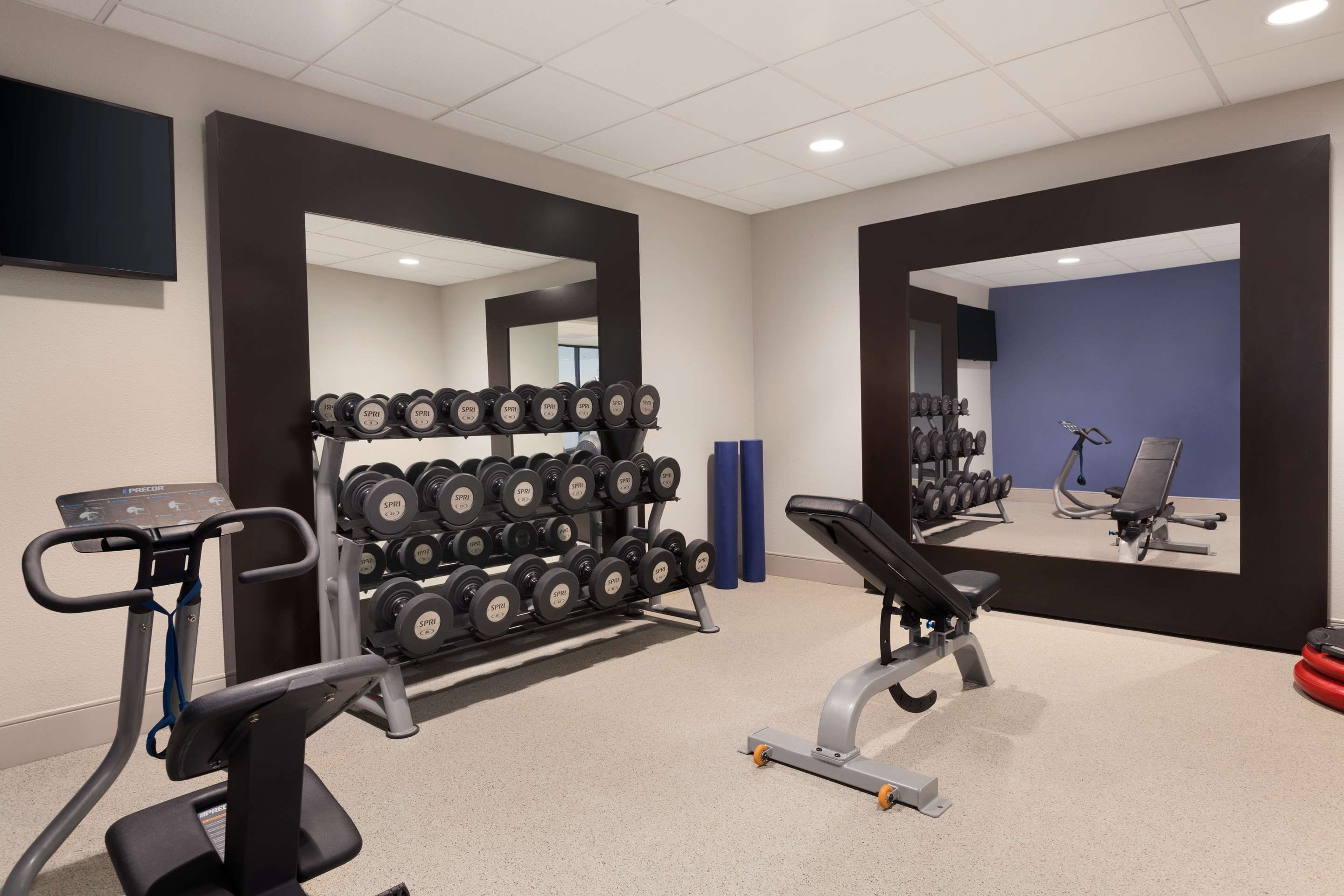 Health club fitness center gym | Embassy Suites by Hilton San Luis Obispo
