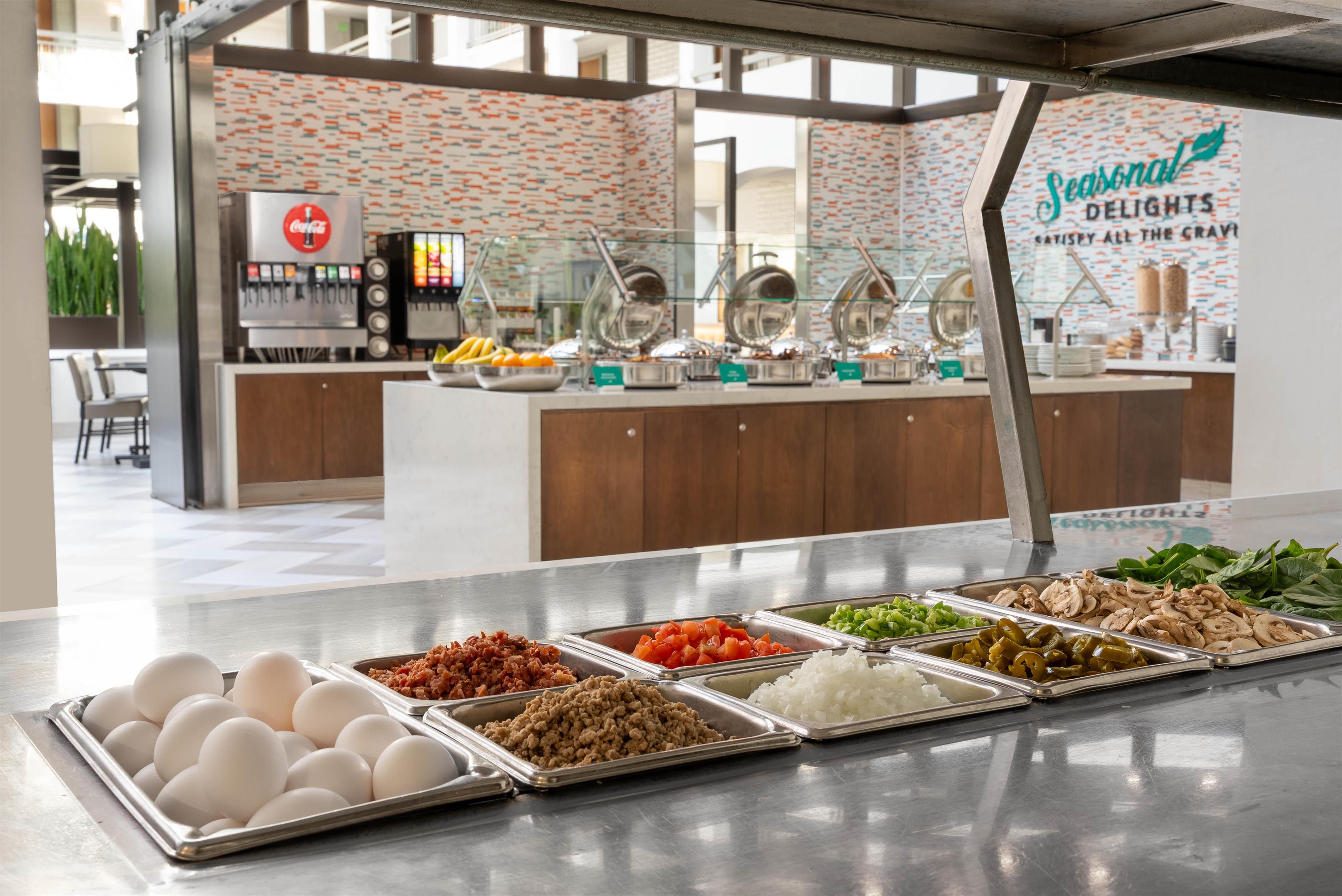 Breakfast Area | Embassy Suites by Hilton San Luis Obispo