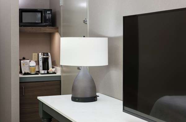  - Hilton Garden Inn Sacramento - I-5, Exits 521 & 521B