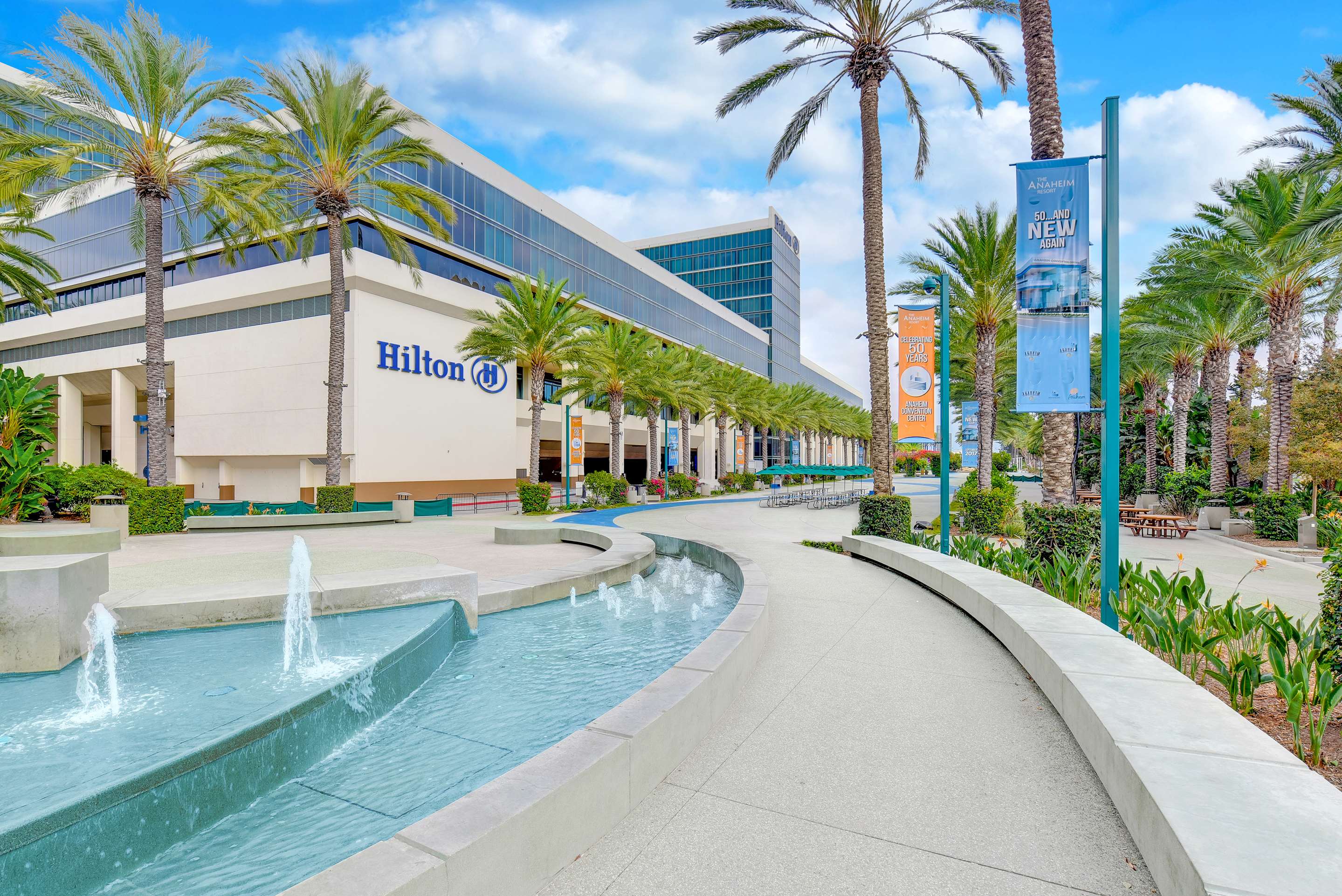 Exterior | Hilton Anaheim