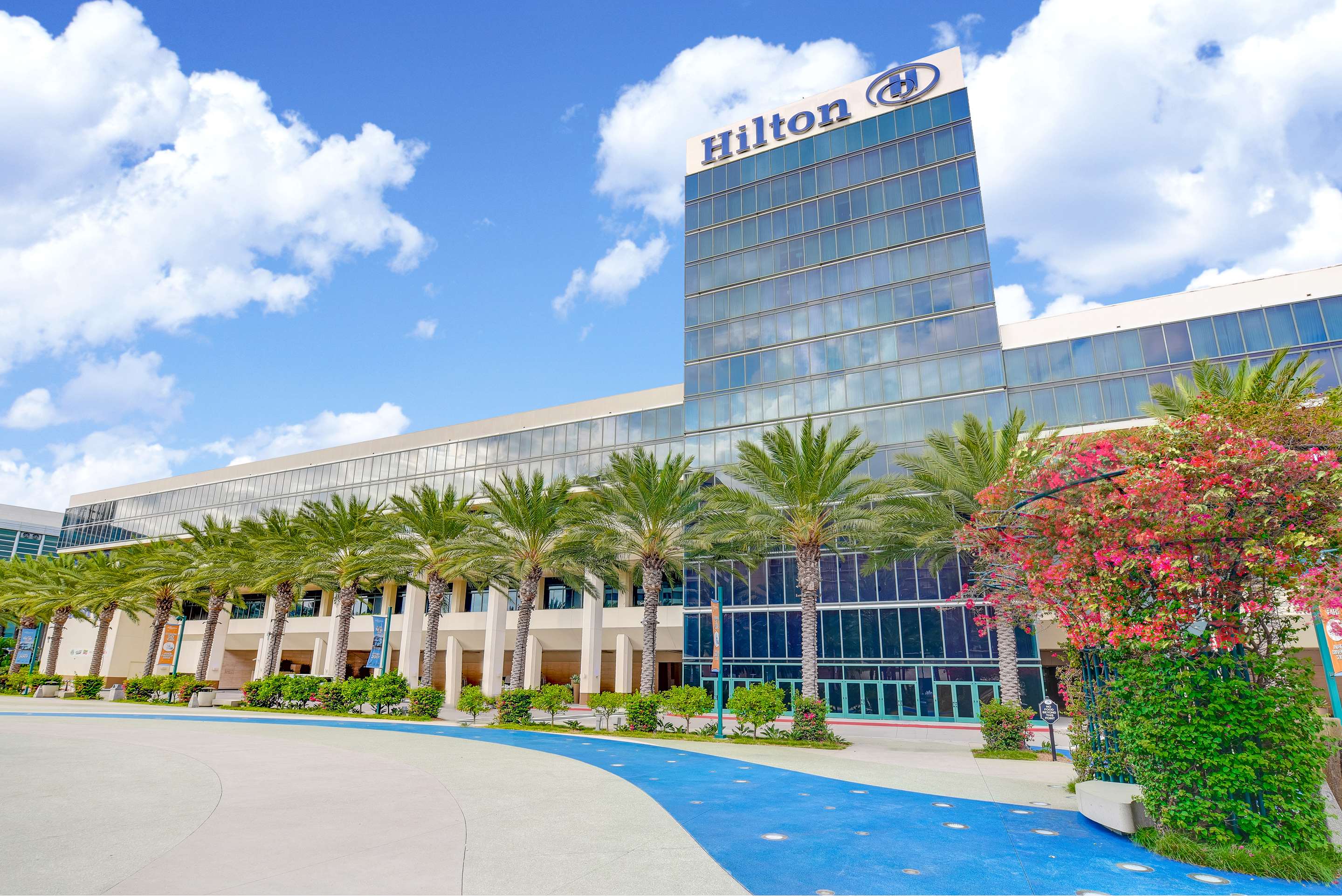 Exterior | Hilton Anaheim