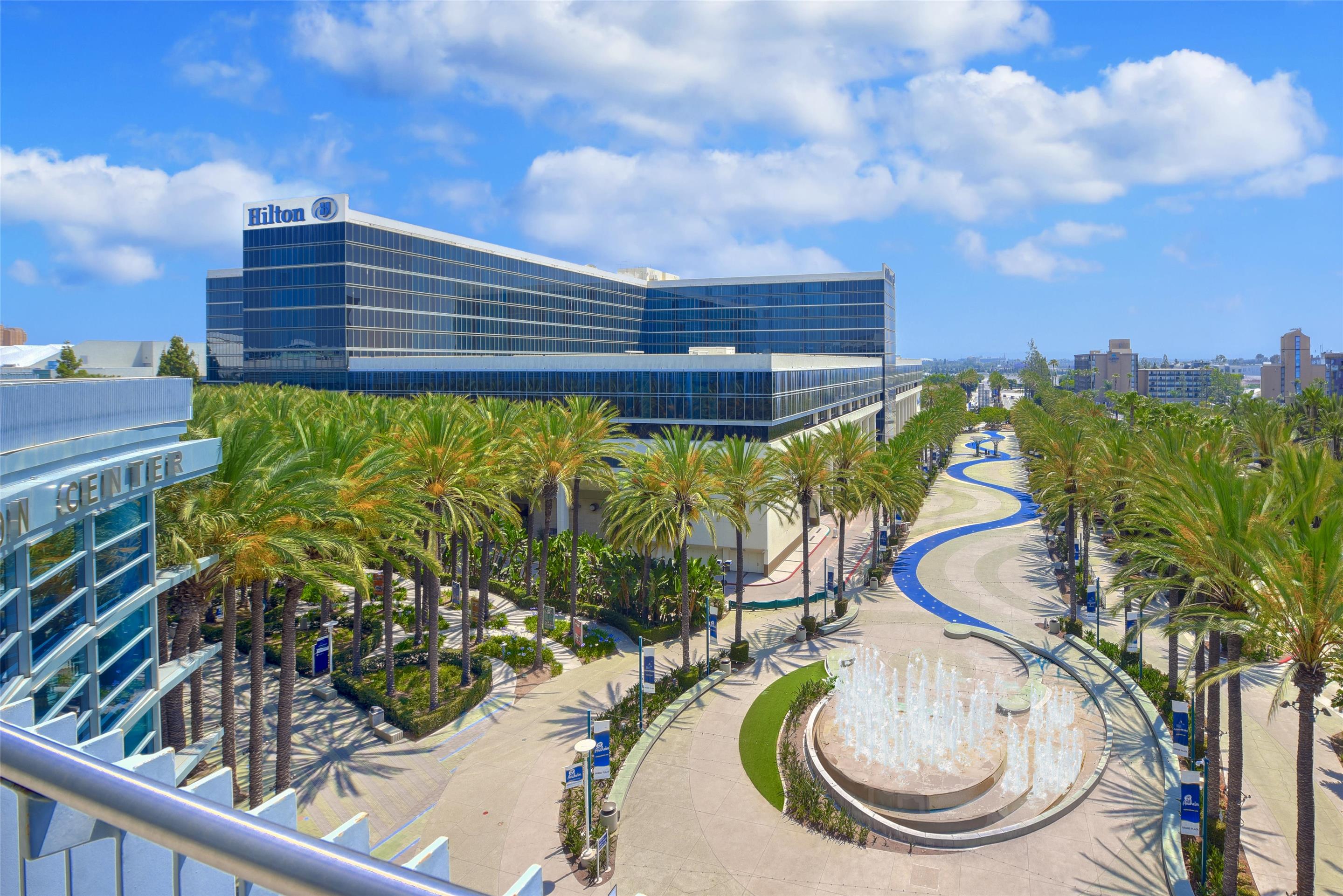 Exterior | Hilton Anaheim