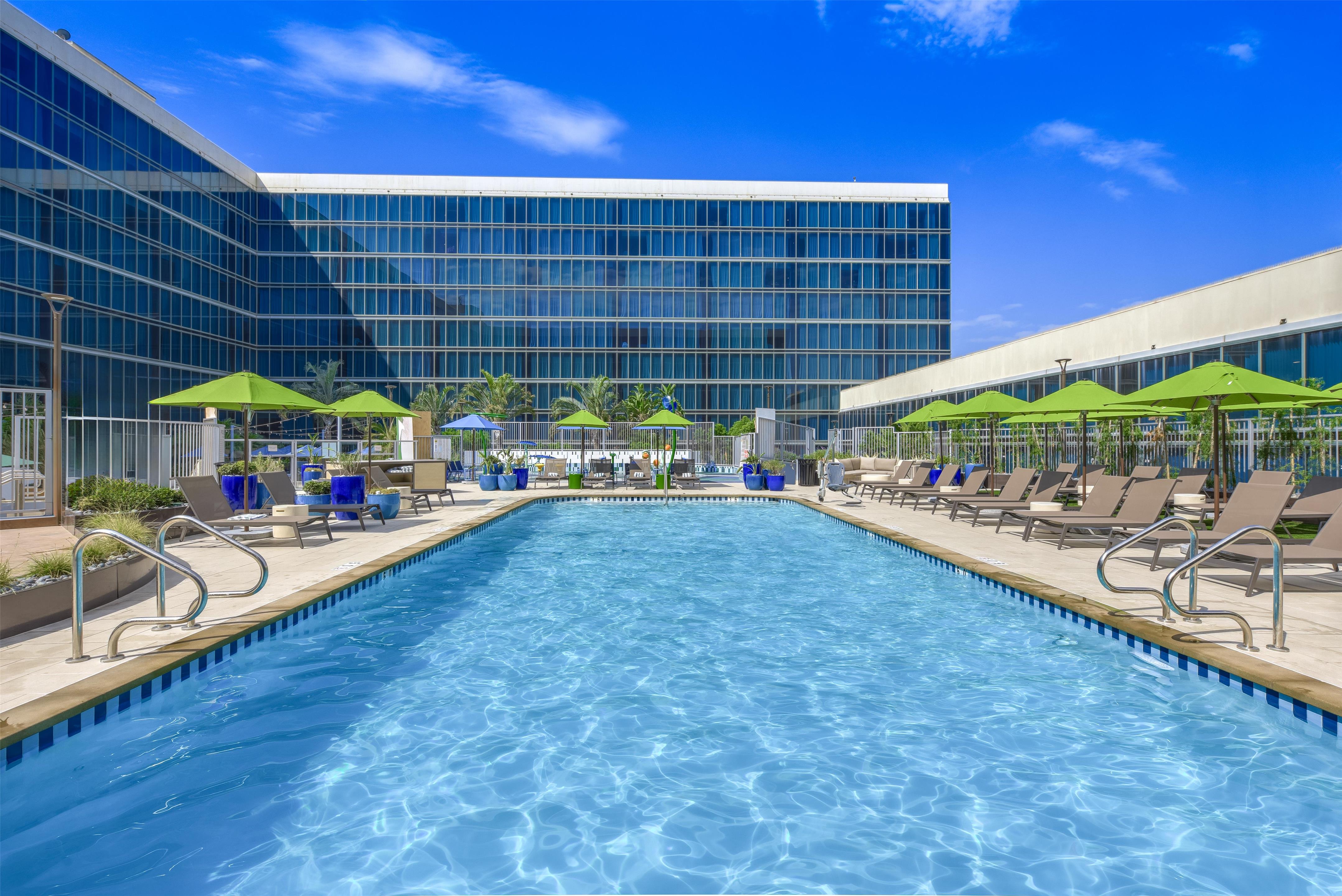 Pool | Hilton Anaheim