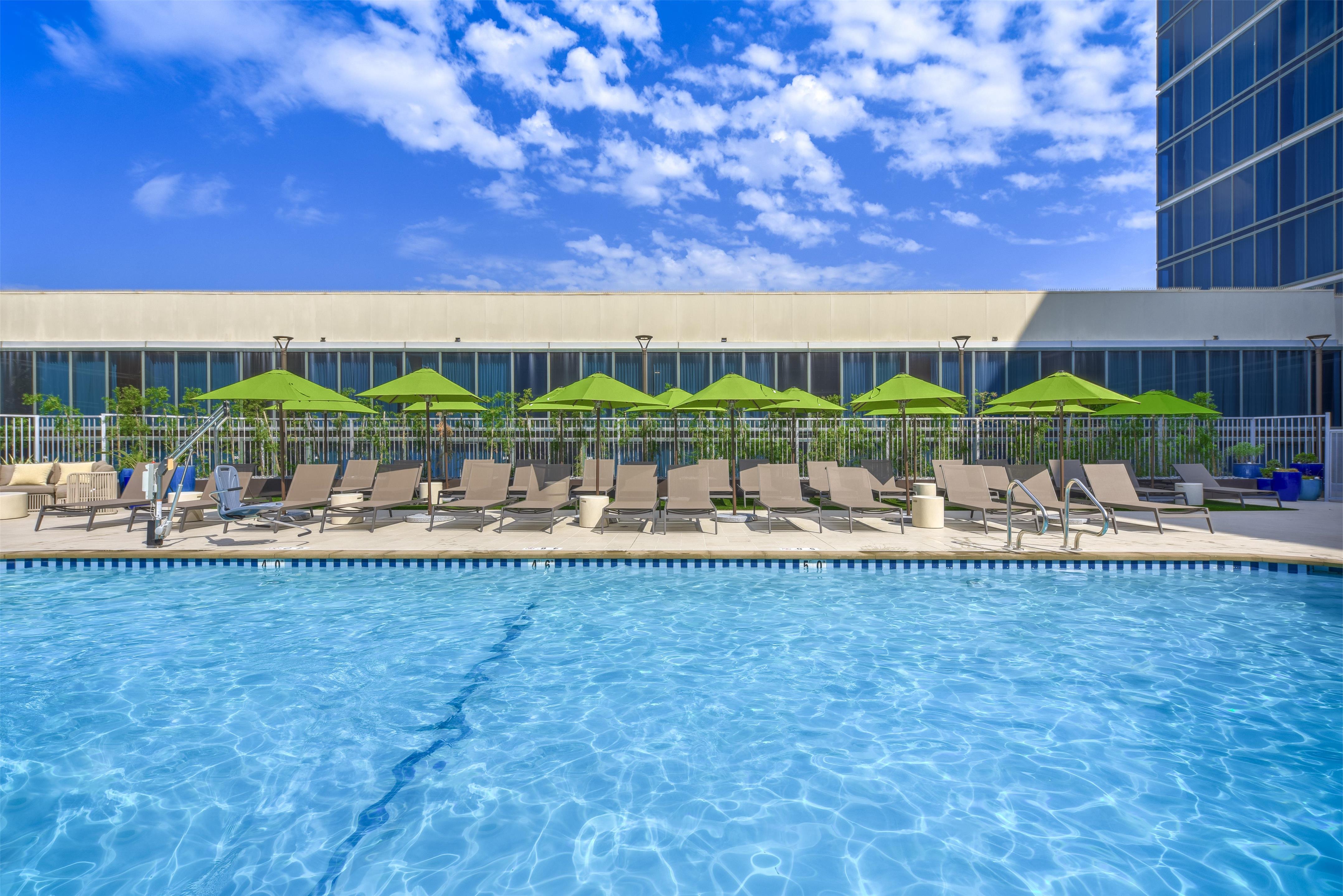 Pool | Hilton Anaheim