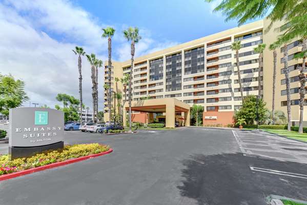 Exterior view - Embassy Suites Angel Stadium Orange Anaheim - I-5, Exit 107